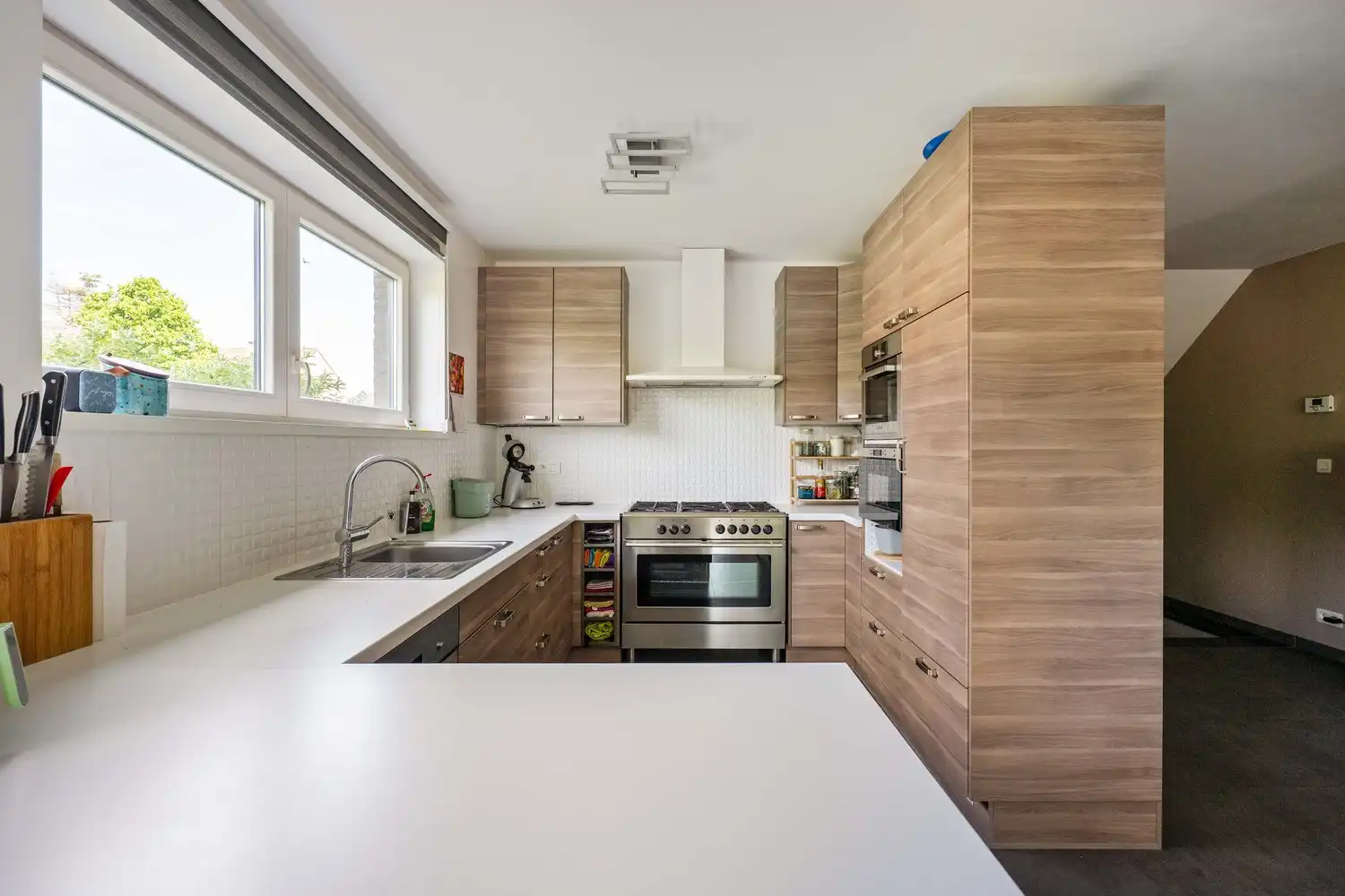 Ruim, energiezuinig appartement met souterrain, 4 slaapkamers, tuin en aanhorende grond in Wijnegem! foto 7