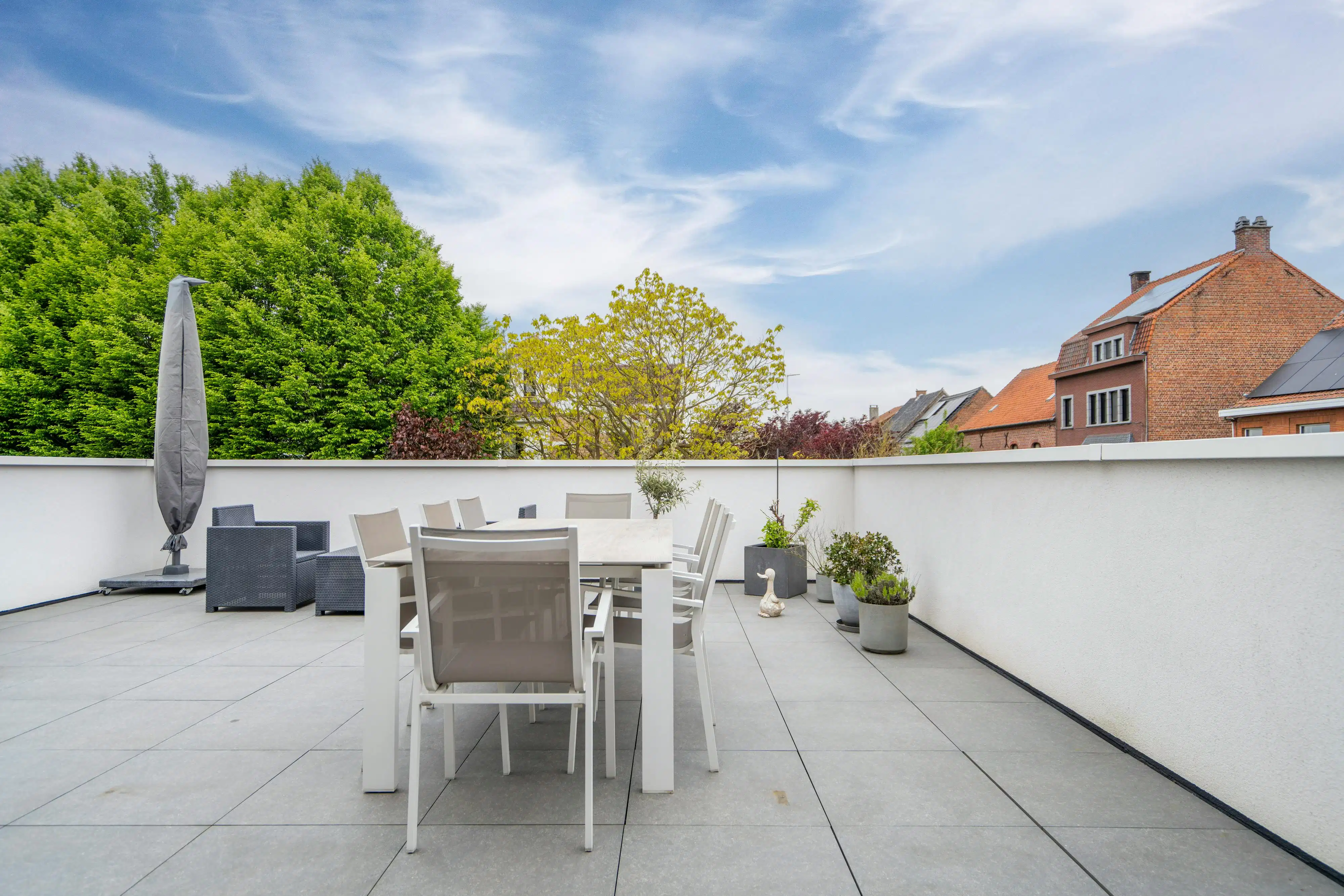 Ruim appartement met dubbel terras te koop in Gullegem! foto 2