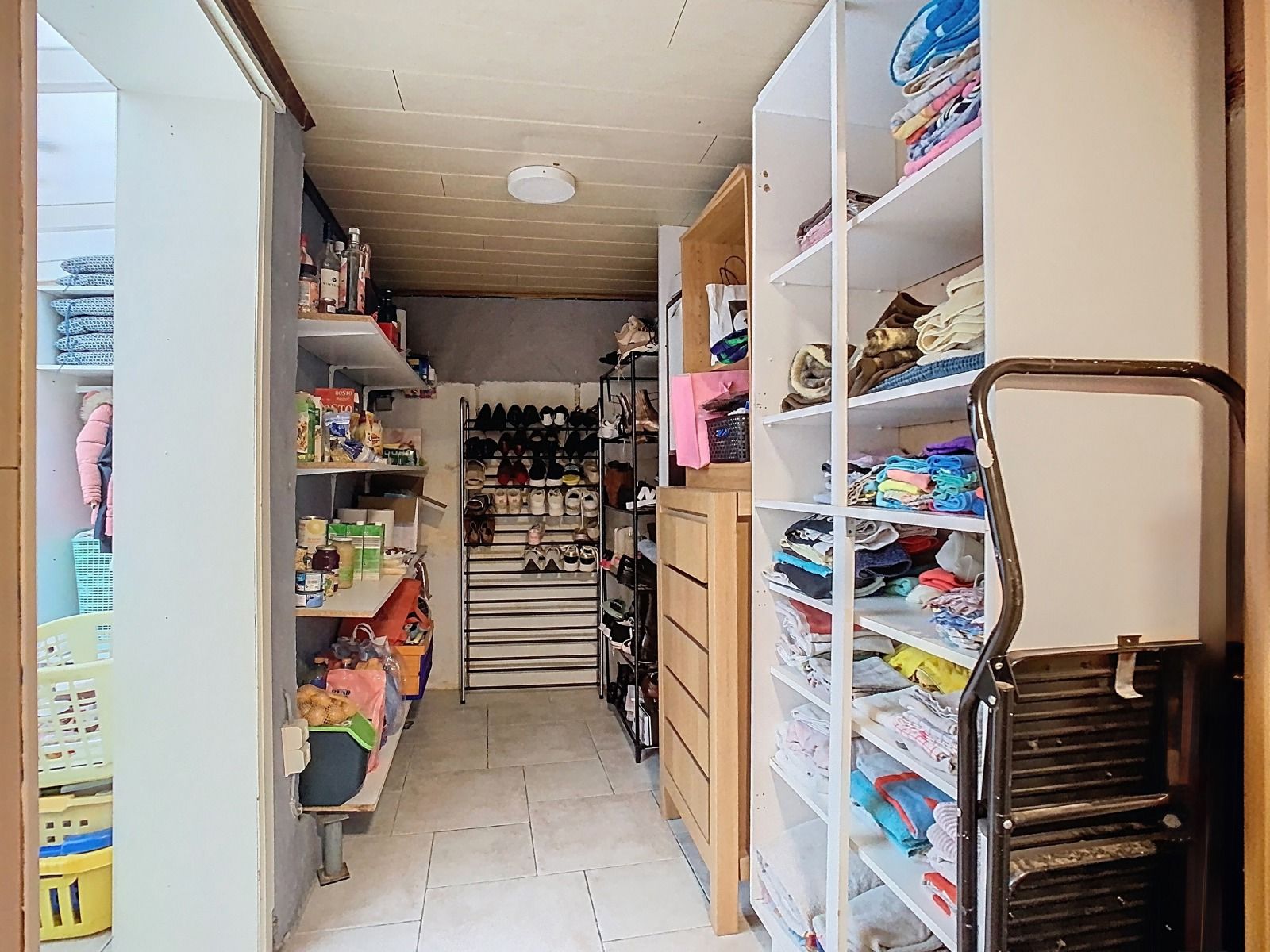 Zéér ruime gezinswoning met 6 SLPK én garage! foto 21