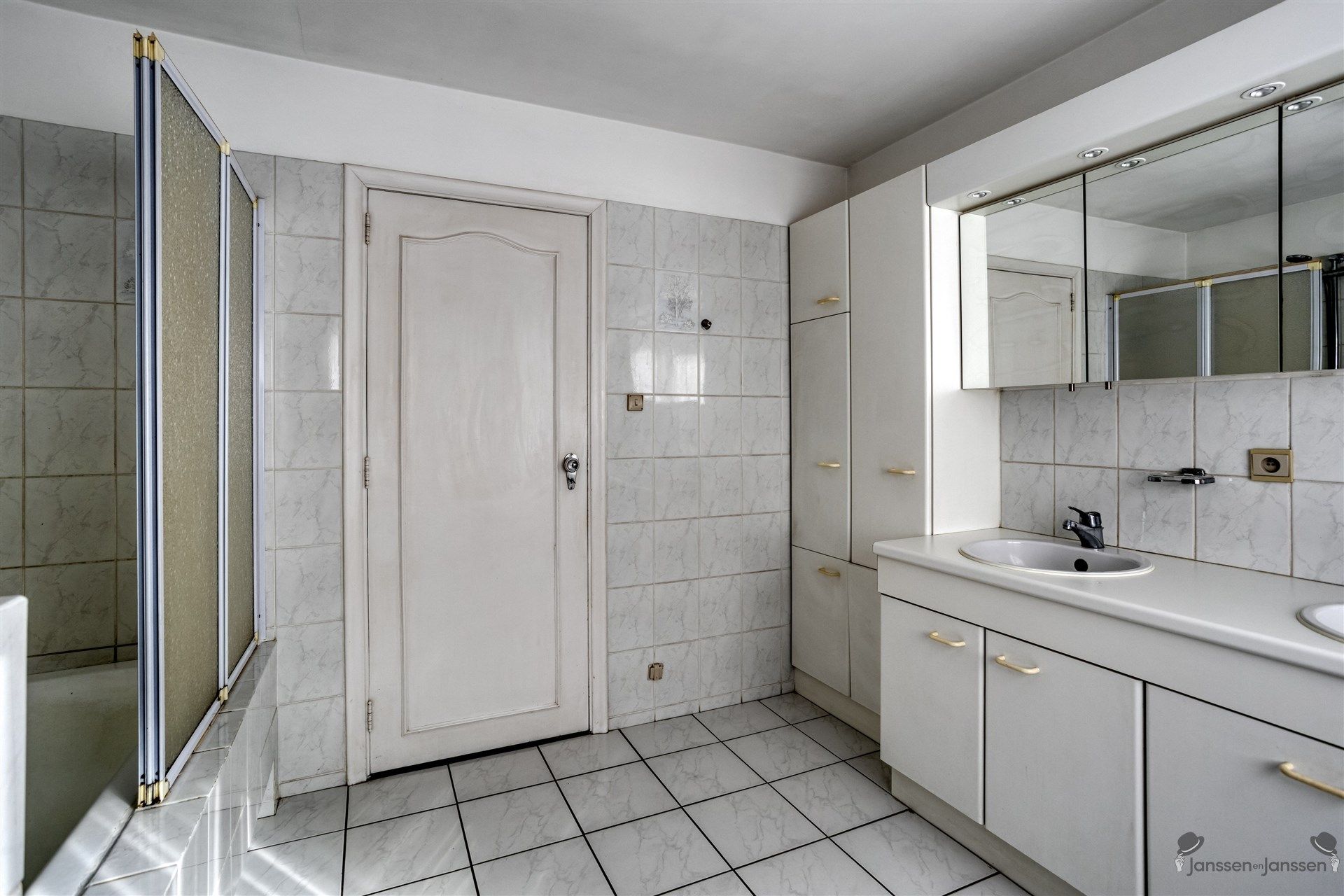 Woning op mooi villaperceel van 1.500 m² foto 21