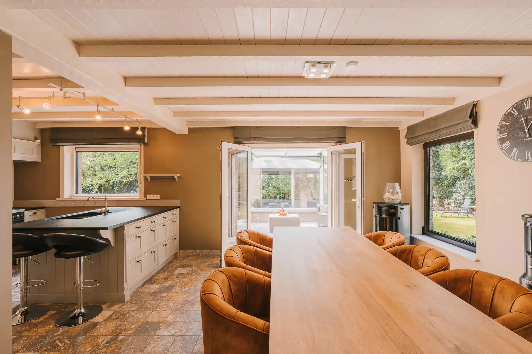 Karaktervolle woning op een uniek perceel in het groen foto 4