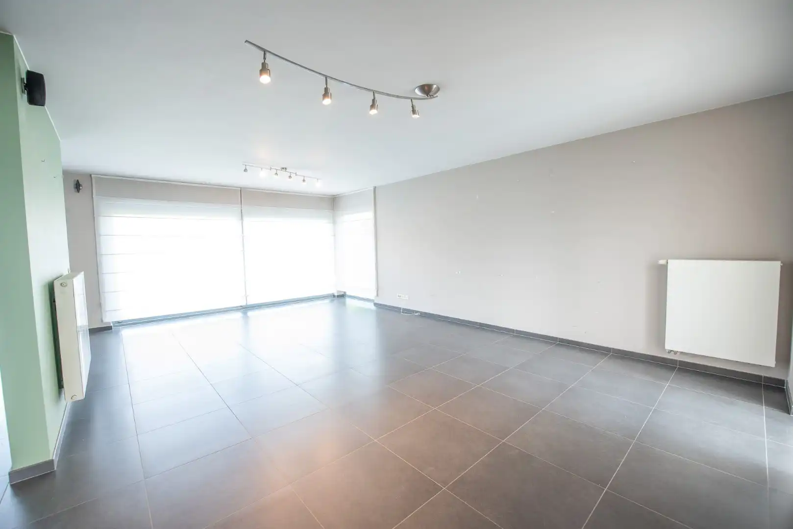 Rustig gelegen, ruime woning met 3 slaapkamers te Oeselgem! foto 7