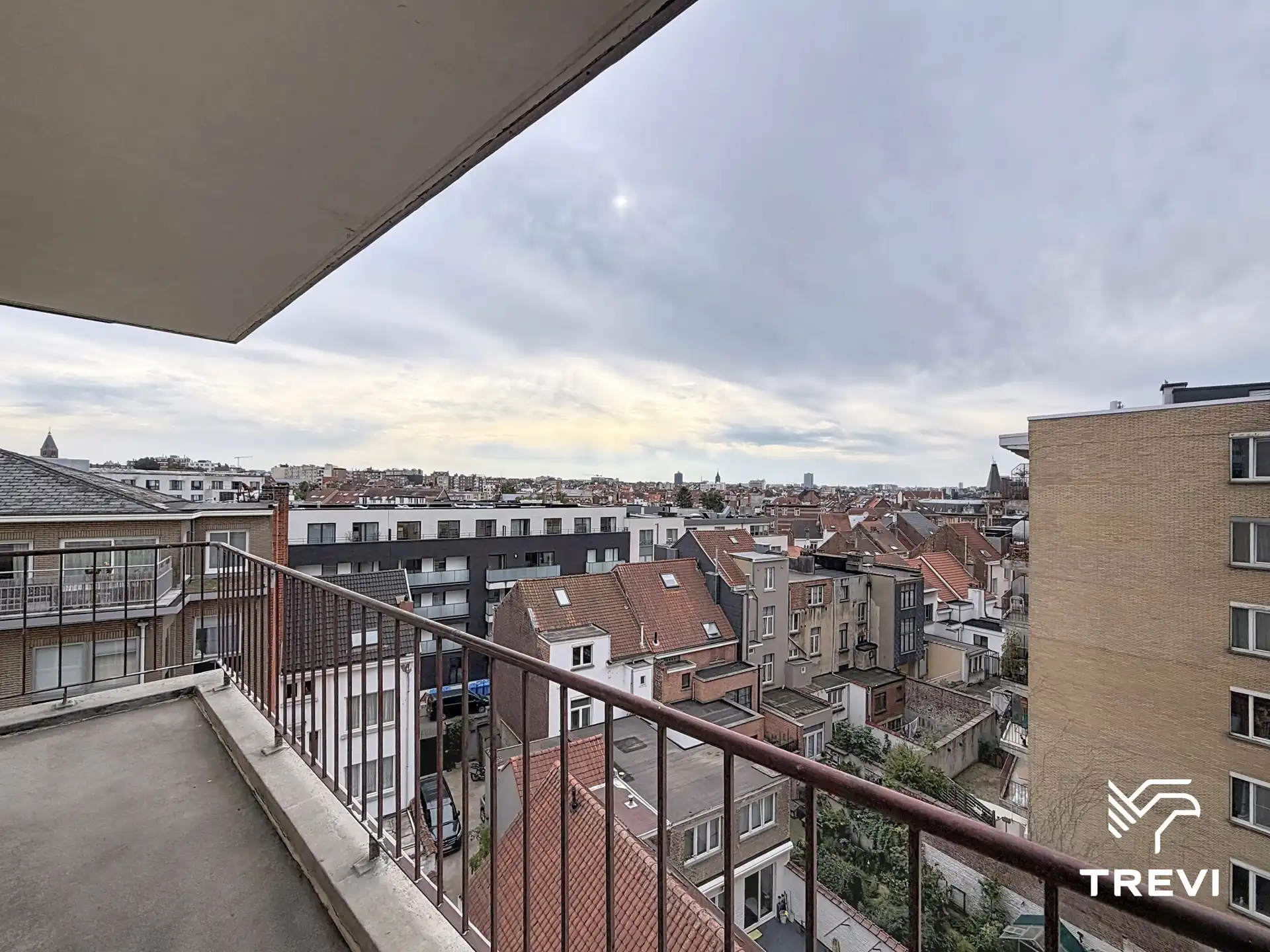 Gerenoveerd appartement met 2 slaapkamers foto 7