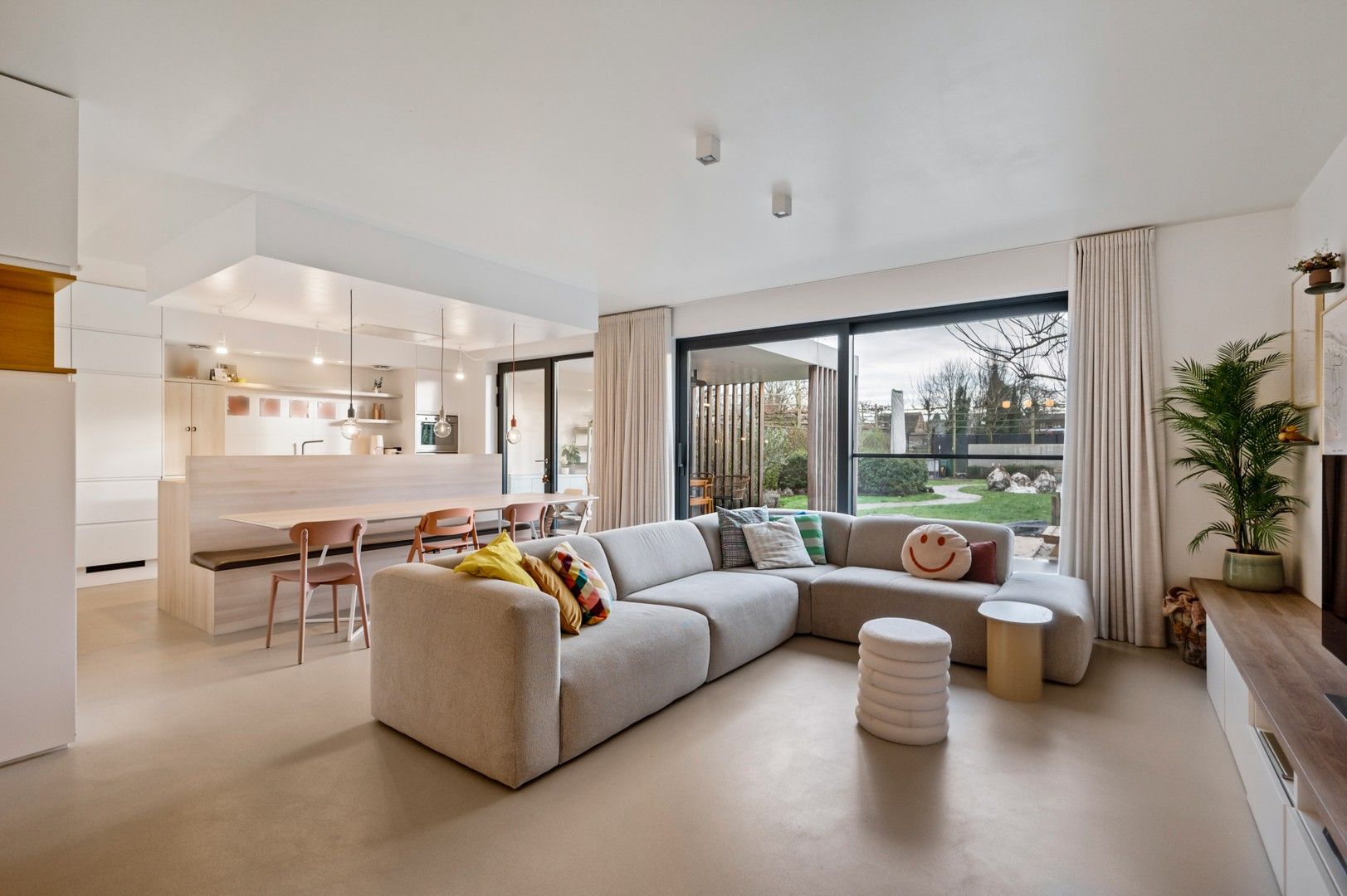 Instapklare recente woning met 5 slpkmrs in Oevel! foto 3