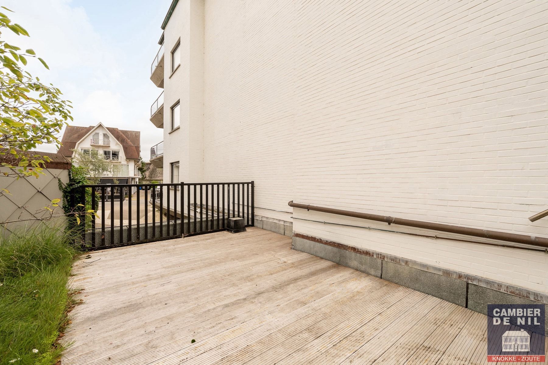 Ruim, ongemeubeld hoekappartement nabij het Albertplein  foto 17