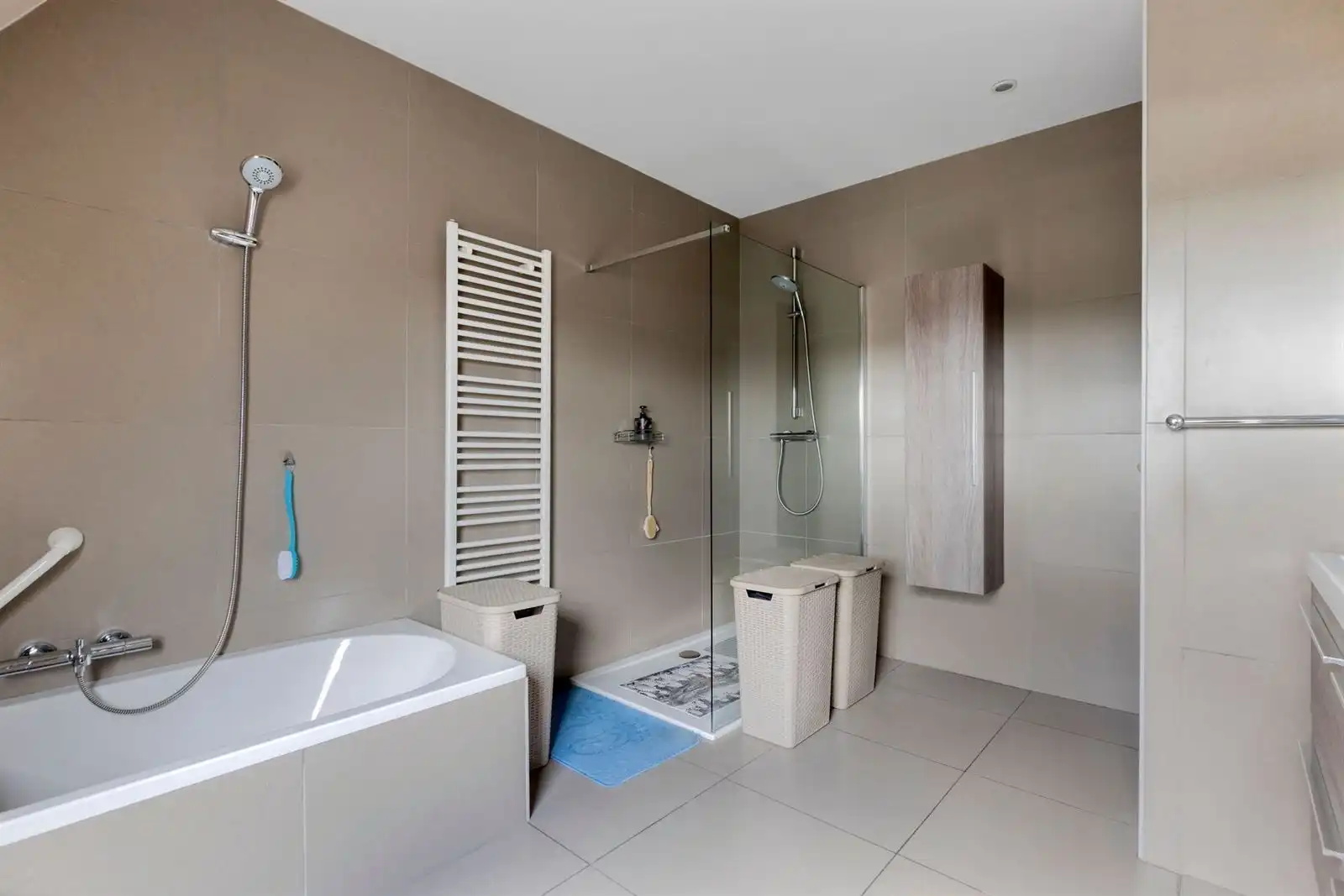 Ruim en recent duplex-appartement (120m²) met 4 terrassen en garage foto 17
