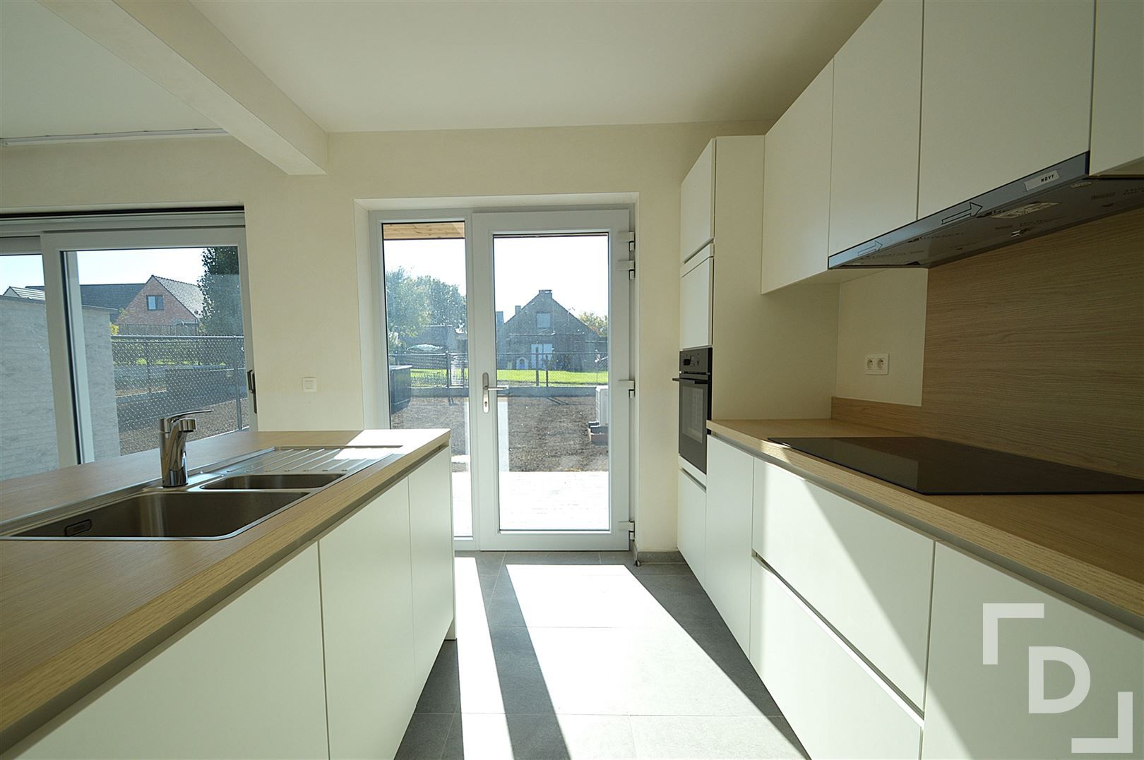 Nieuwbouwwoning met carport te huur in Wijtschate. foto 7