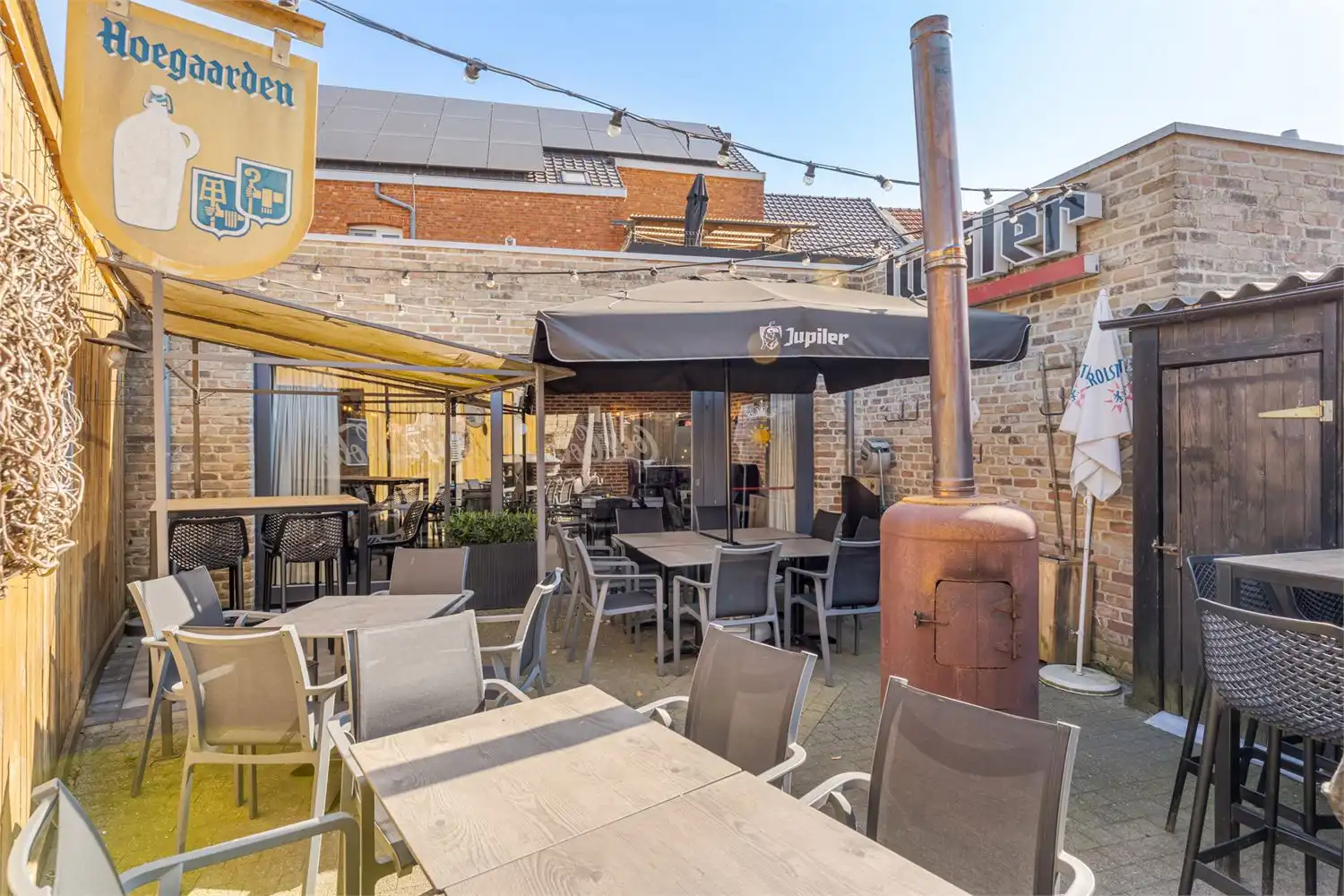 Instapklaar handelspand met woonst op toplocatie – horeca-inboedel inbegrepen! foto 13