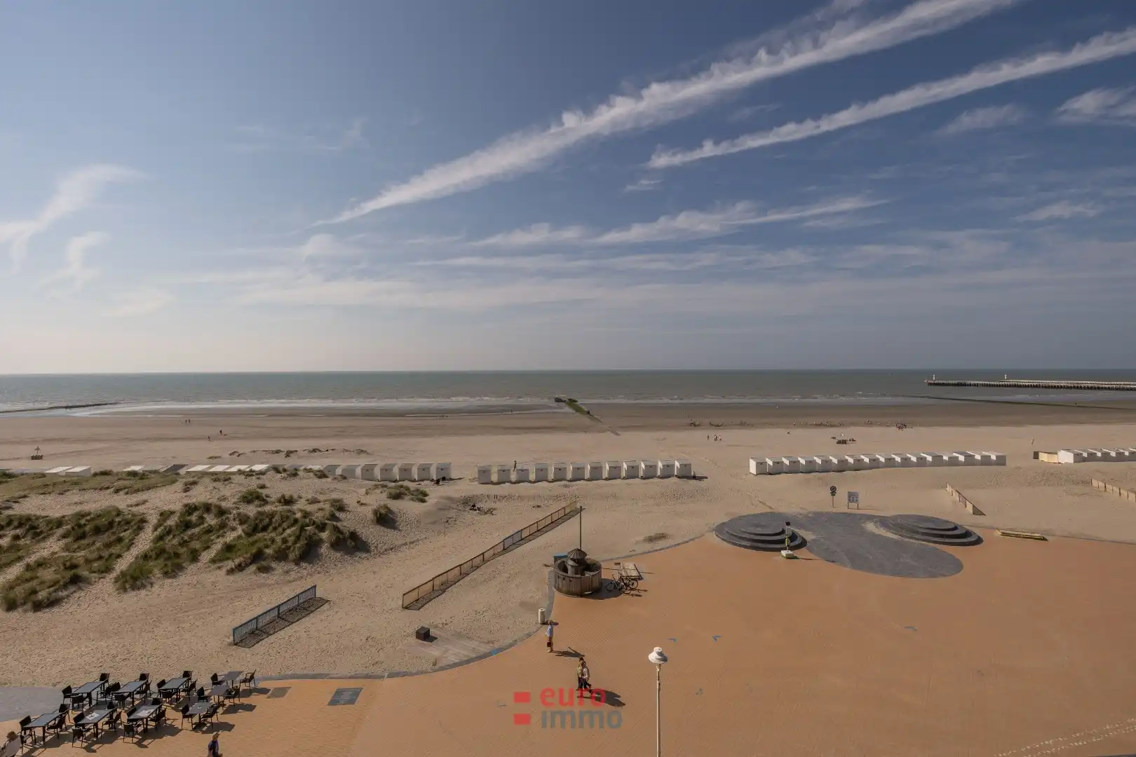 Lichtrijk appartement centraal op de Zeedijk van Nieuwpoort! foto 12