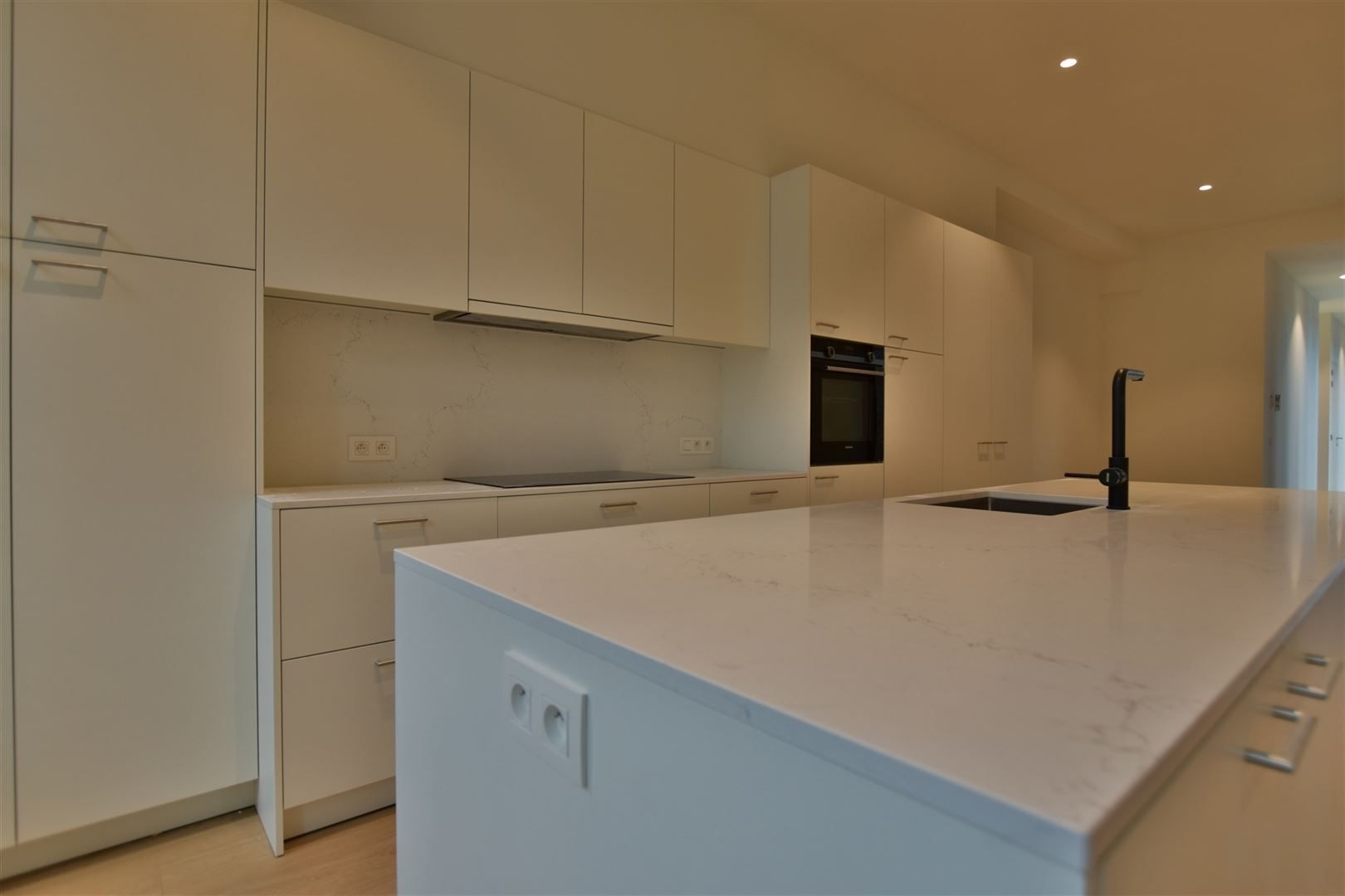 Prachtig luxueus appartement te huur in het bruisende hart van het centrum!  foto 6