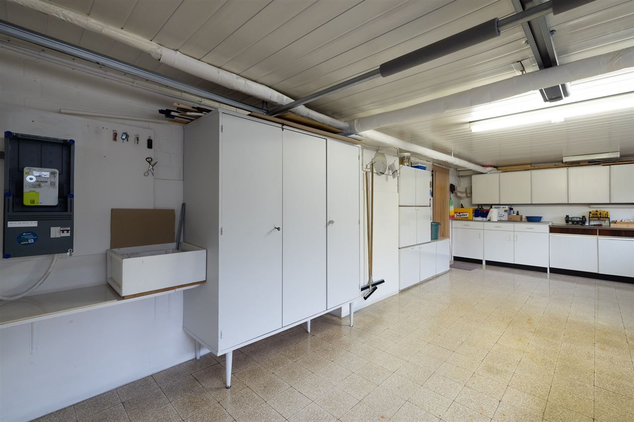 Netjes onderhouden woning op 11a95 grenzend aan agrarisch gebied foto 26