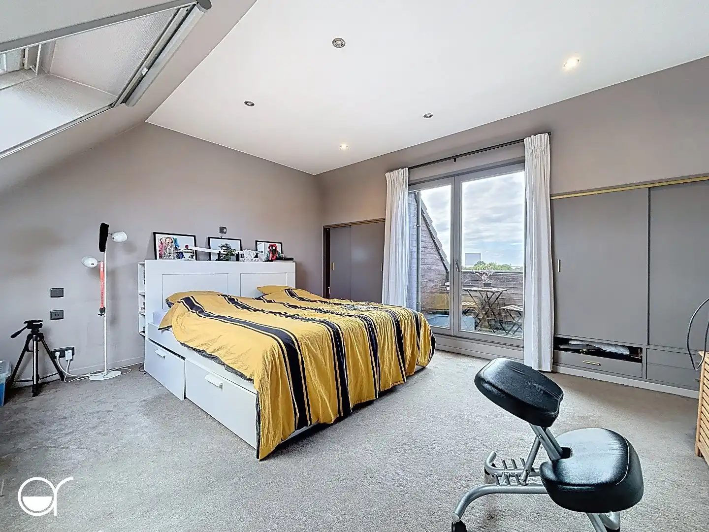 Meergezinswoning met 2 appartementen en kantoorruimte foto 19