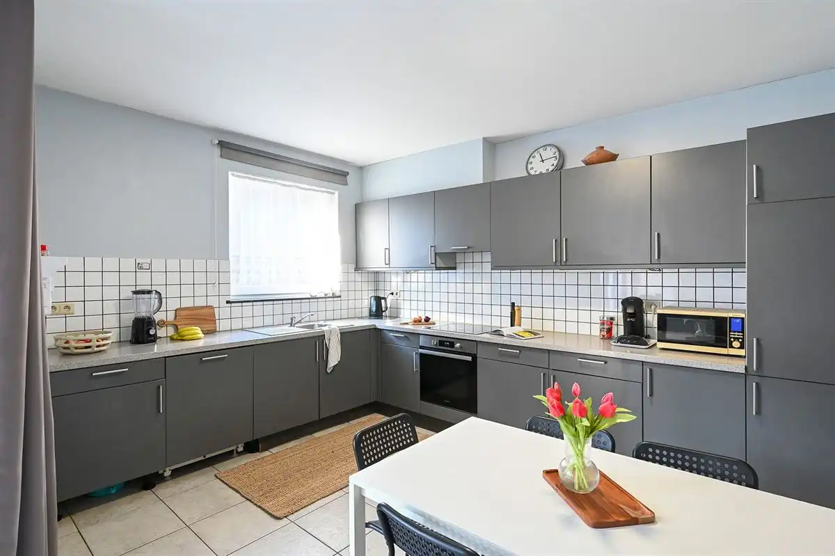 Zeer ruim appartement (120 m²) met 2 SLPK, terras en EPC-label A foto 12