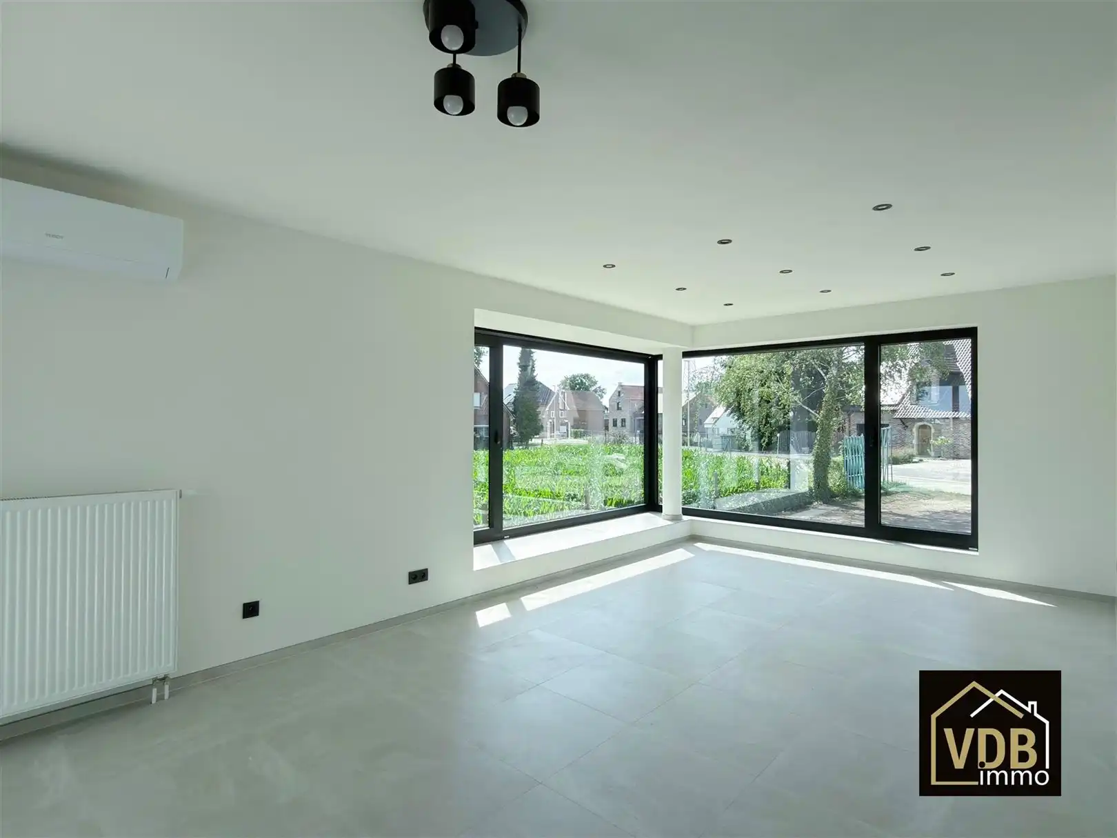 Een knus gerenoveerde woning met 3 slaapkamers en tuin foto 12