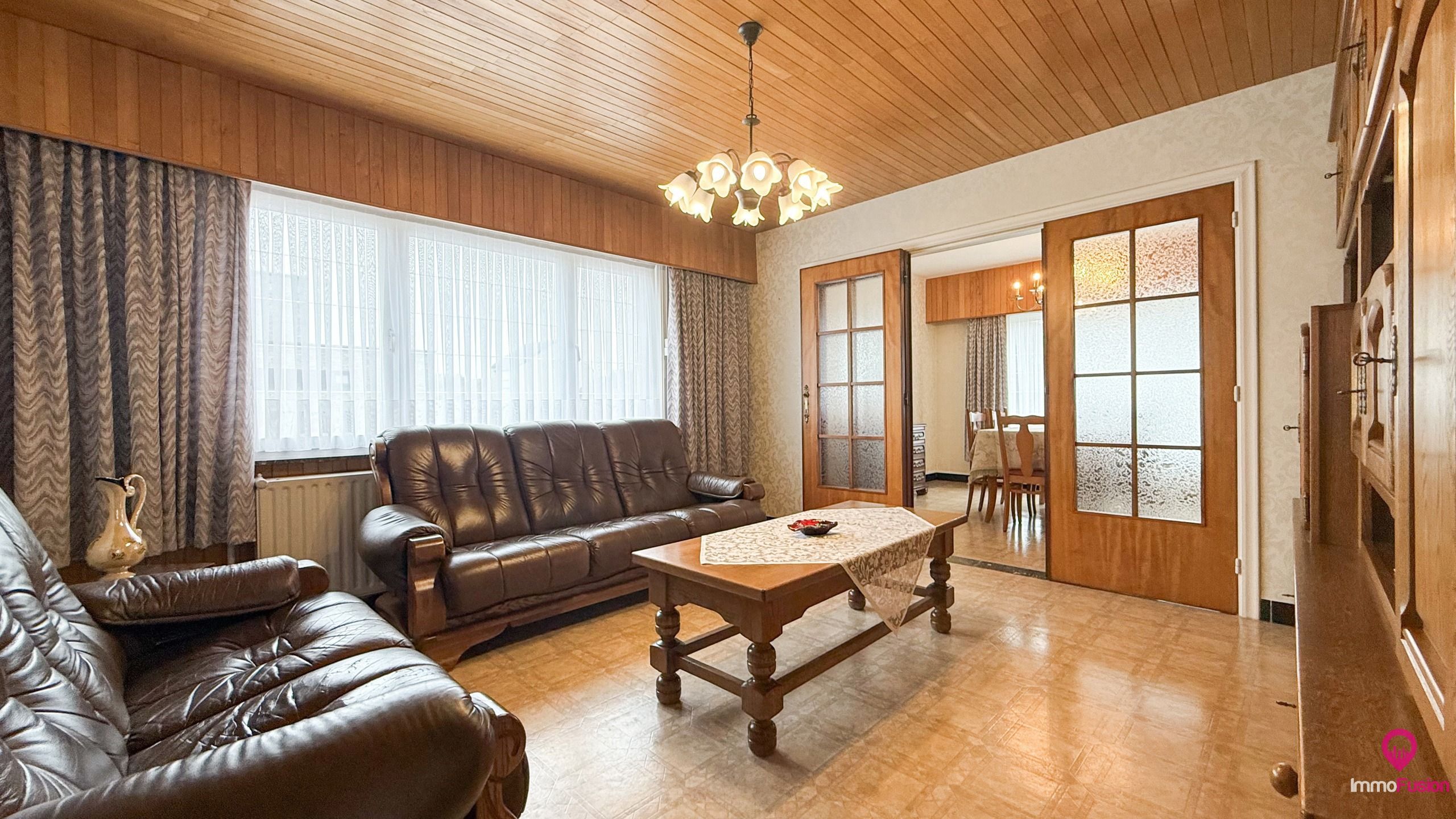 Ruime woning met 3 slaapkamers en zeer breed perceel! foto 6