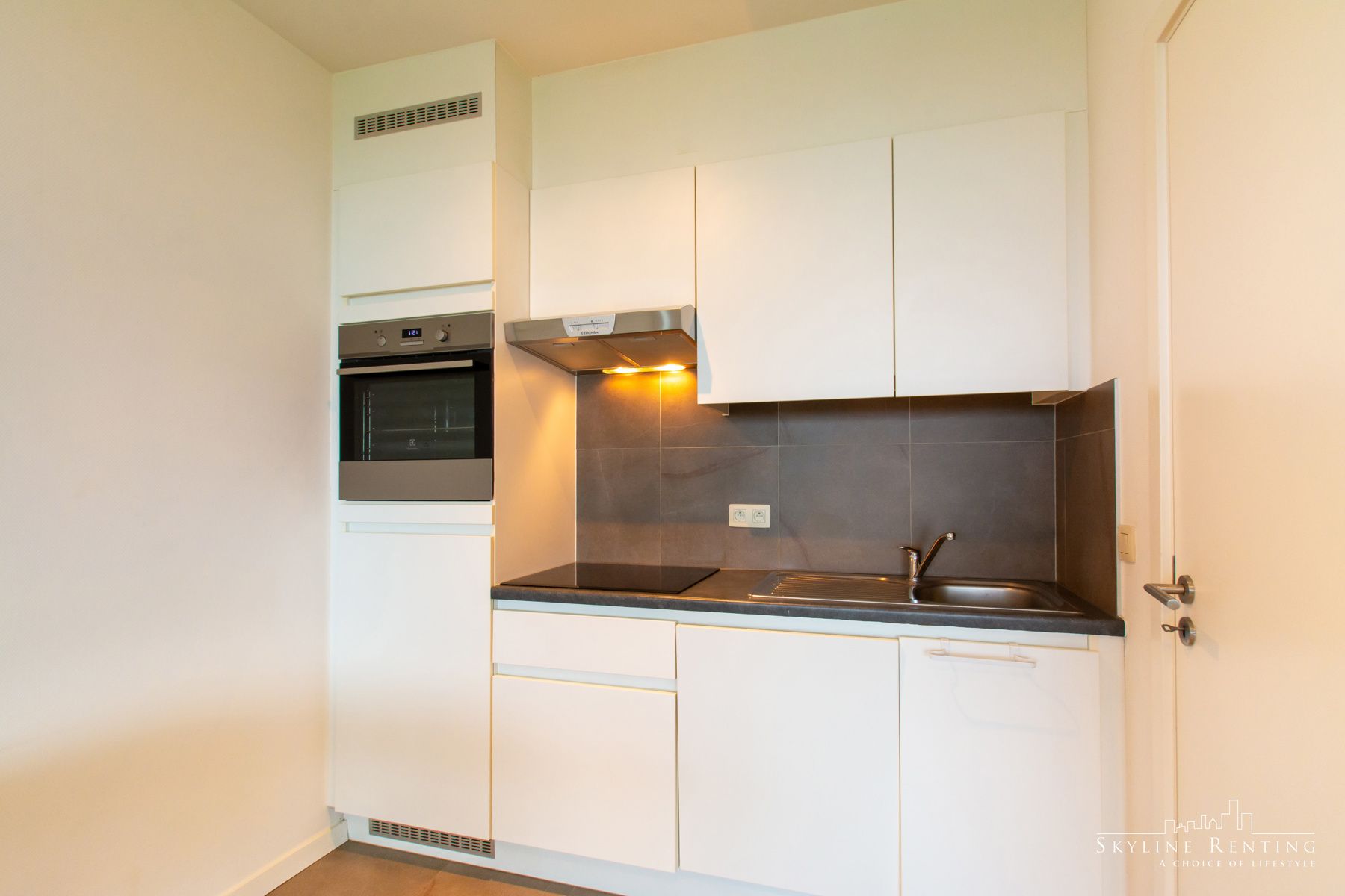 Prachtig gemeubeld appartement 1 kamer + Terras!!!  foto 9