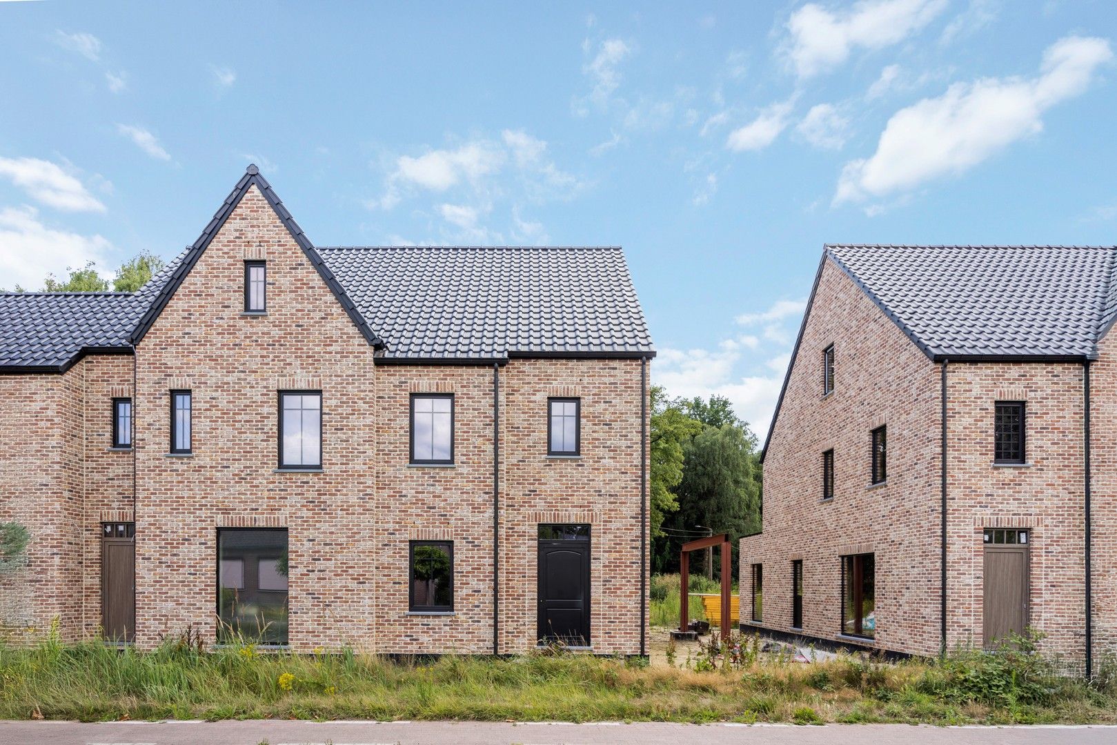 Casco woning in landelijke pastorijstijl met zuidgerichte tuin en 210 m² woonoppervlakte foto {{pictureIndex}}