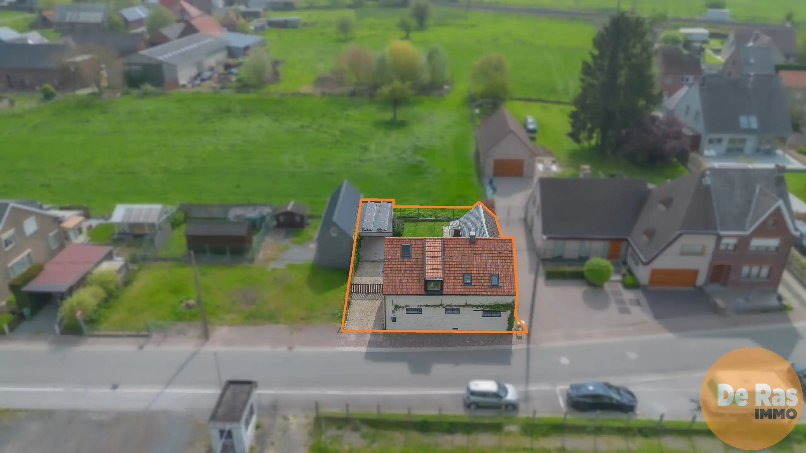 BURST-Mooi gerenoveerde hoeve op rustige locatie met carport foto 3