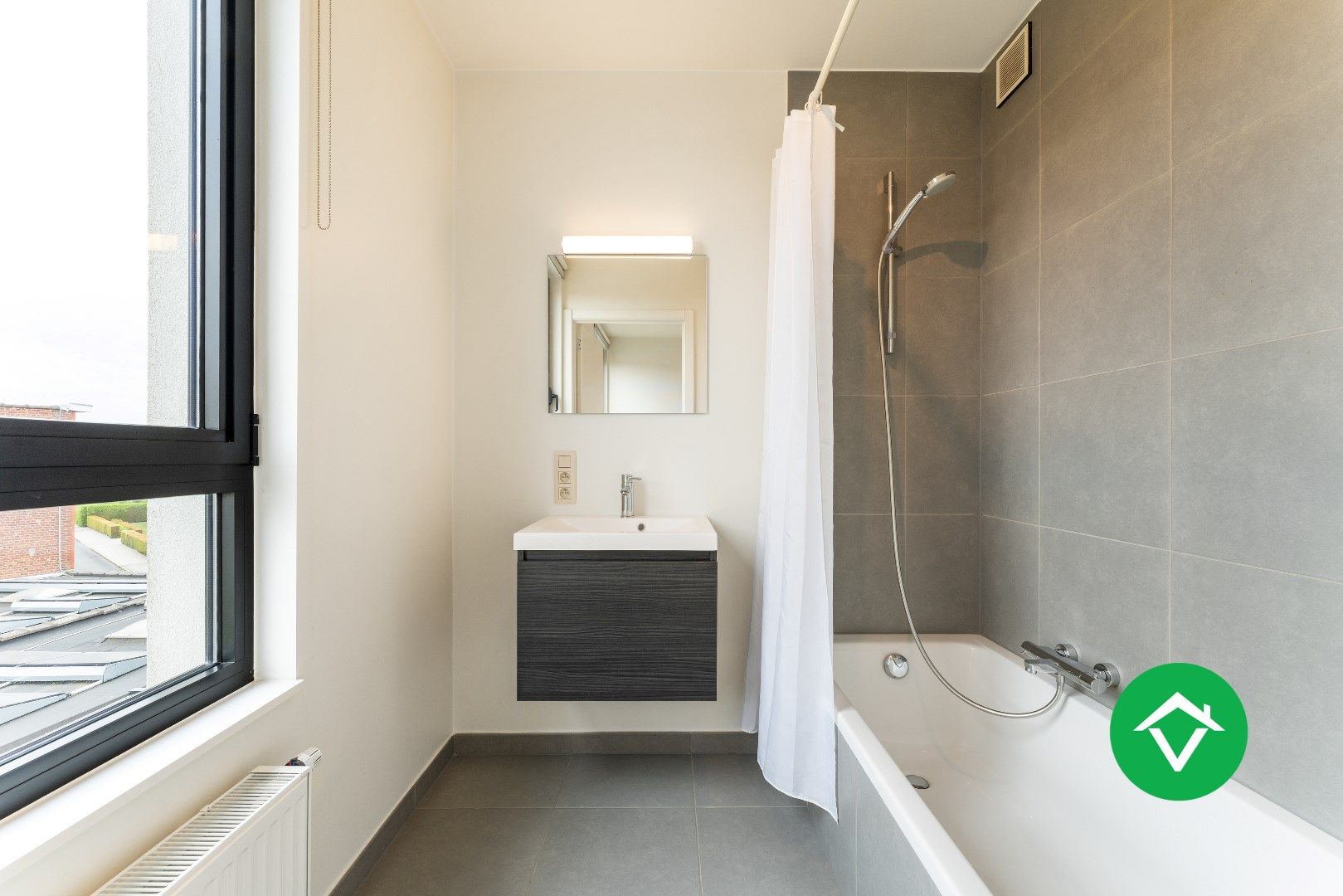 Recent, instapklaar appartement met één slaapkamer, ruim terras en autostaanplaats te Roeselare foto 18