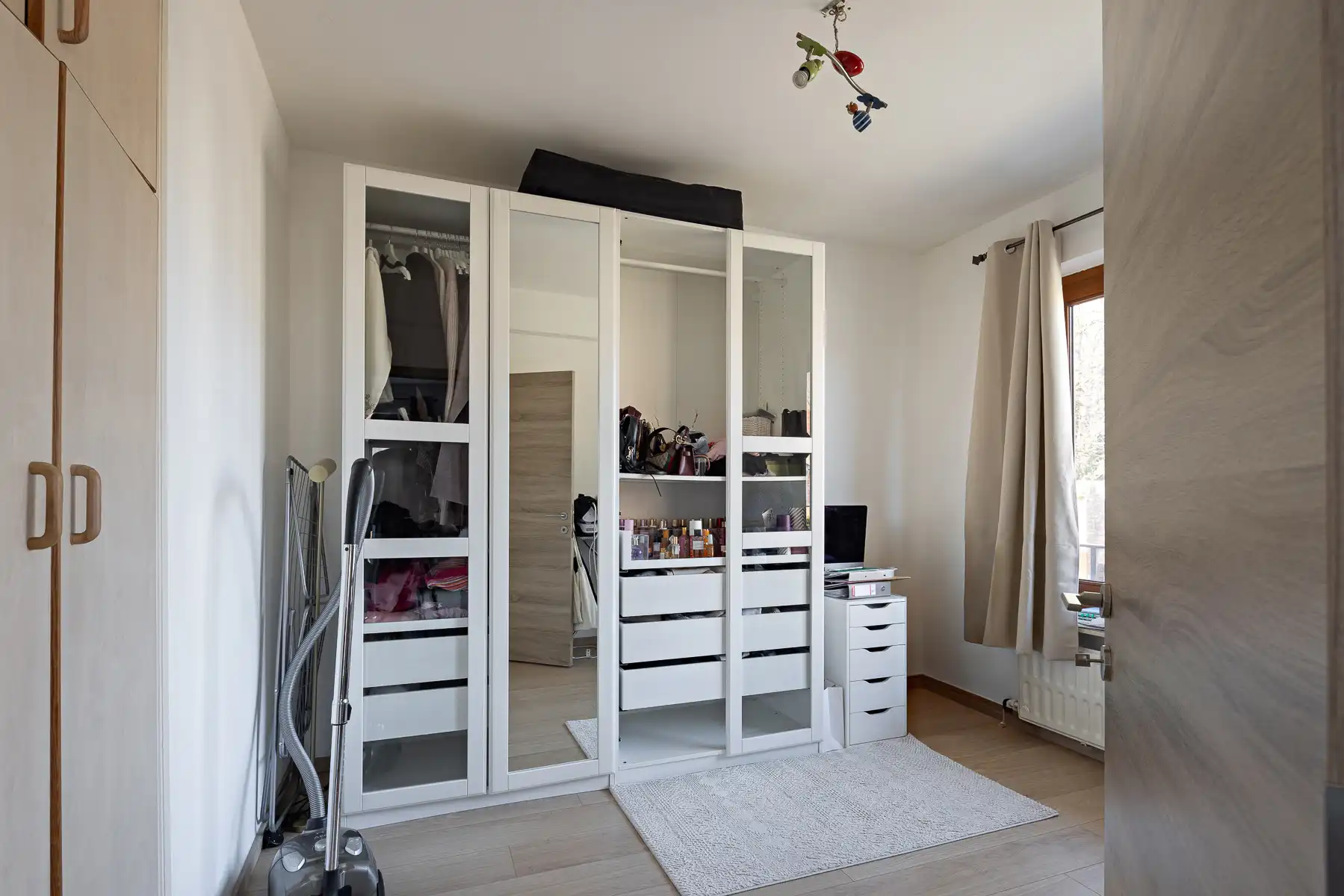 Gerenoveerd appartement met 2 slaapkamers foto 12