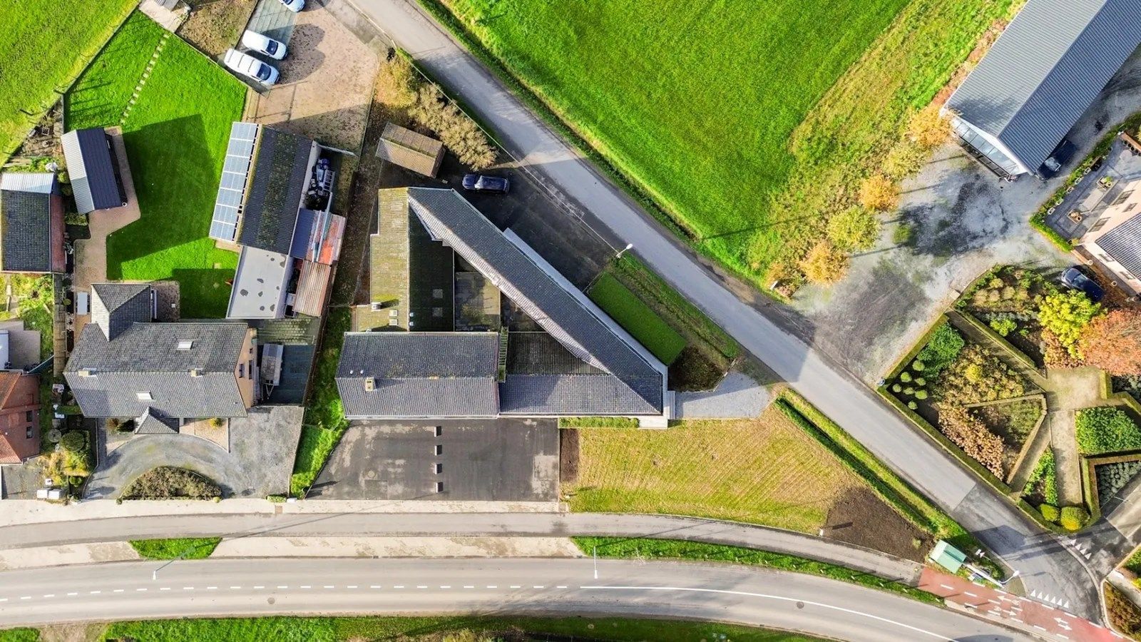 Handelsruimte/kantoor (met atelier, opslag en parking) + woning met tuin en garage, Kortemark foto 31