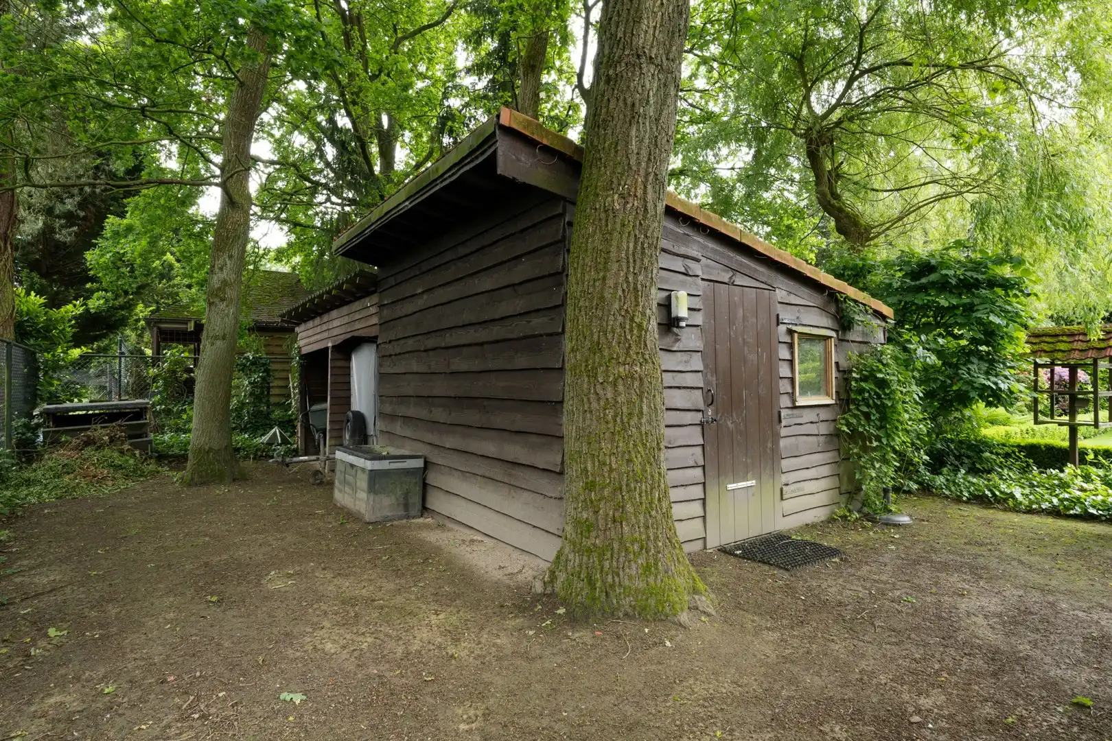 Charmante & sfeervolle, instapklare, energiecorrecte (EPC B) villa-landhuis met 5 slaapkamers, 3 badkamers, bureau én dubbele garage. foto 68