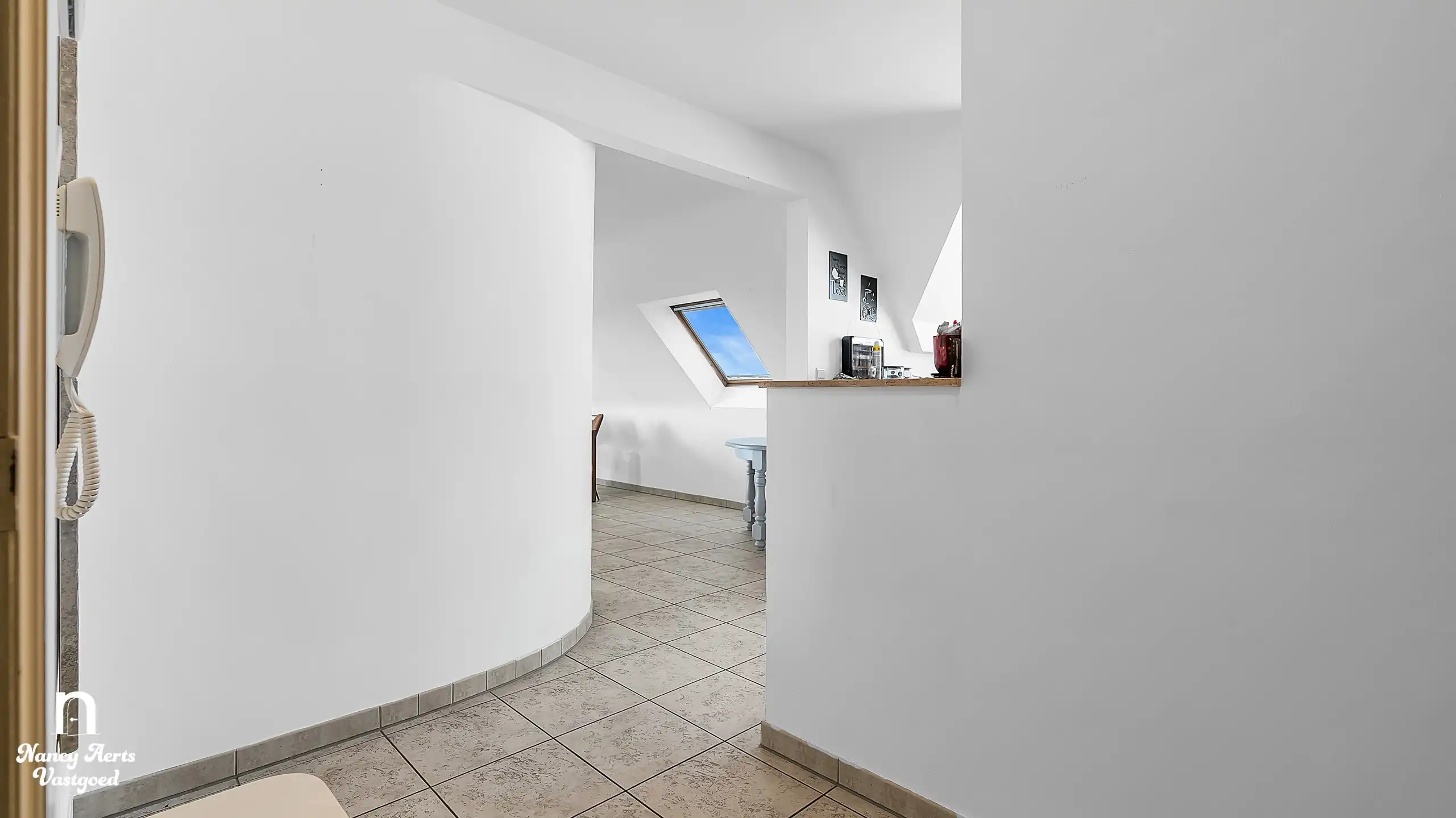Ruim duplexappartement met terras, garage en topligging foto 5