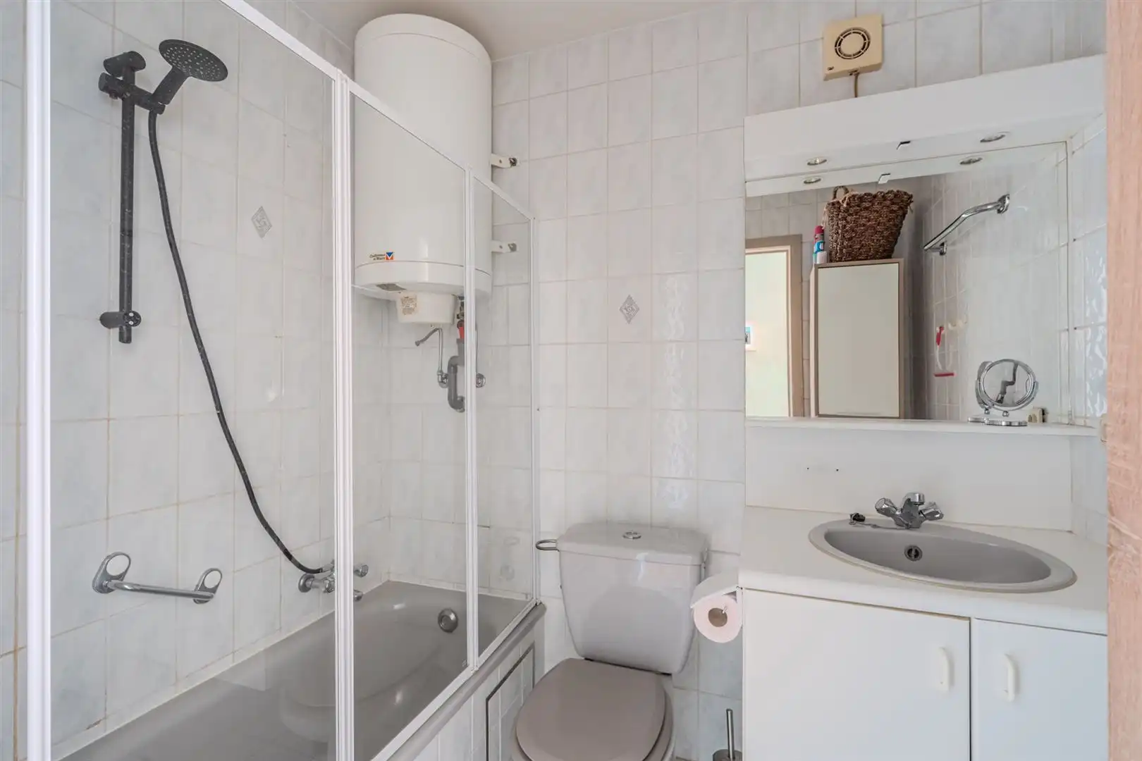 appartement met ruim terras en tuin foto 10