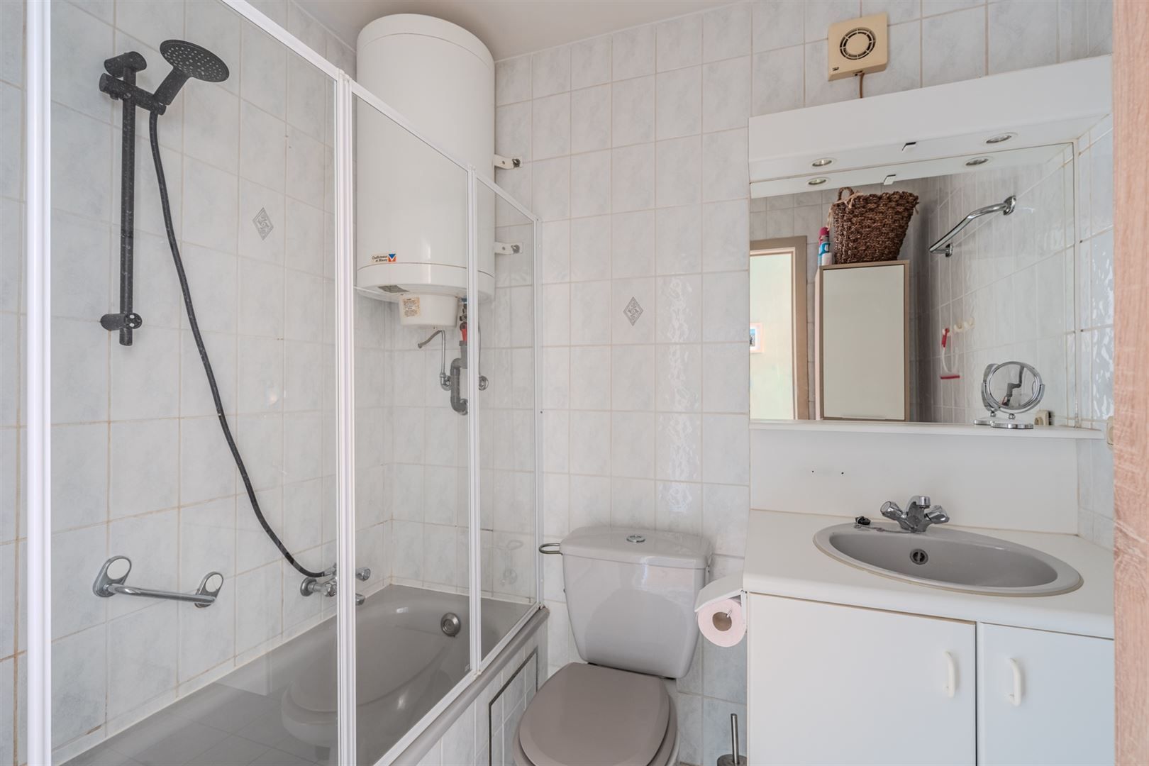 appartement met ruim terras en tuin foto 10