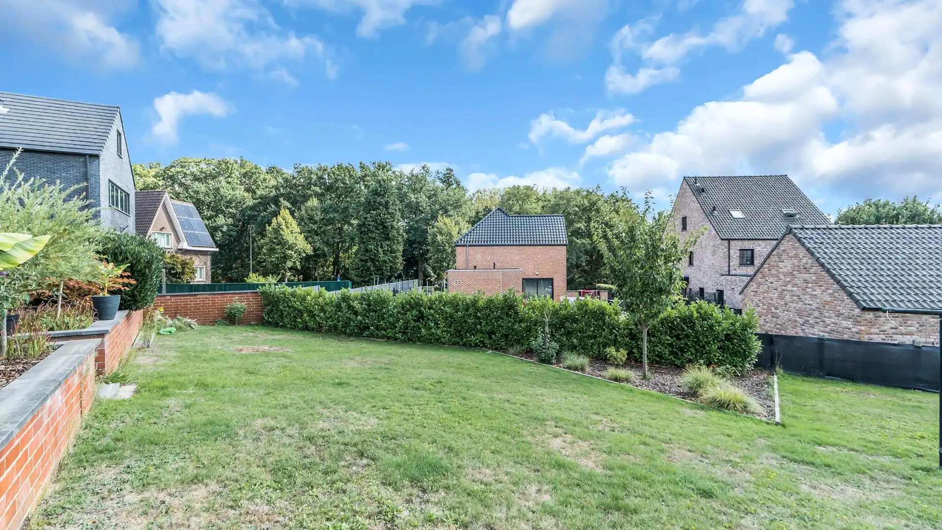 Rustig gelegen energiezuinige woning met 3 slaapkamers op een perceel van 6a foto 30