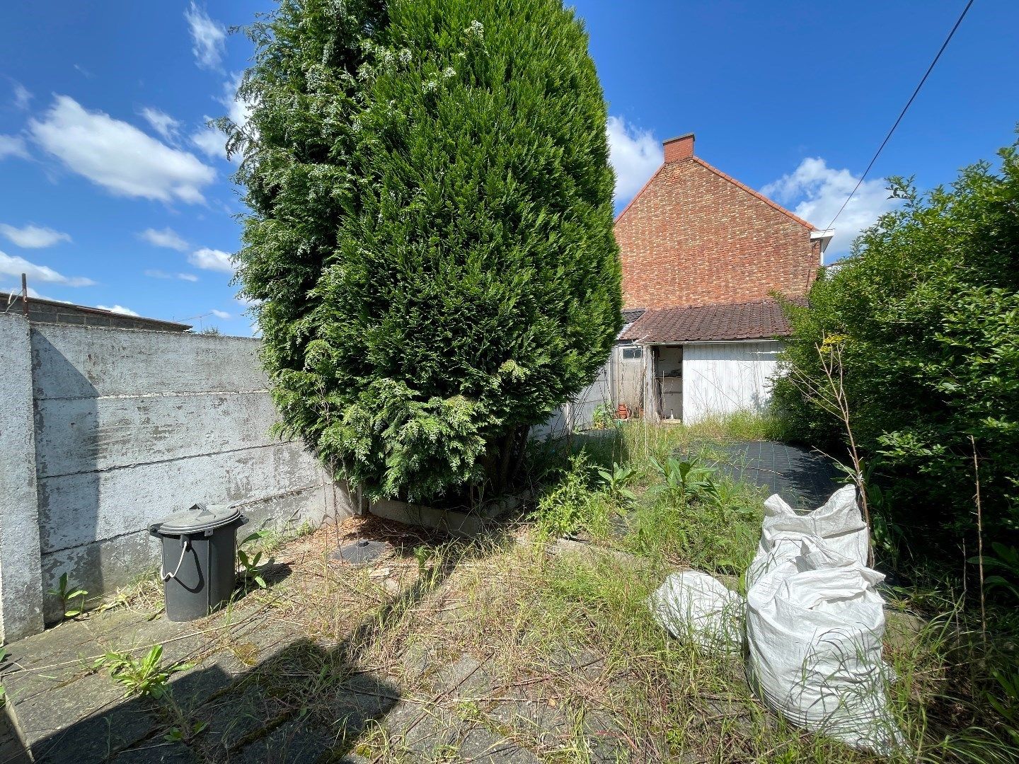 Ruime hoekwoning met twee garages, tuin en 3 slaapkamers in Rumbeke foto 10