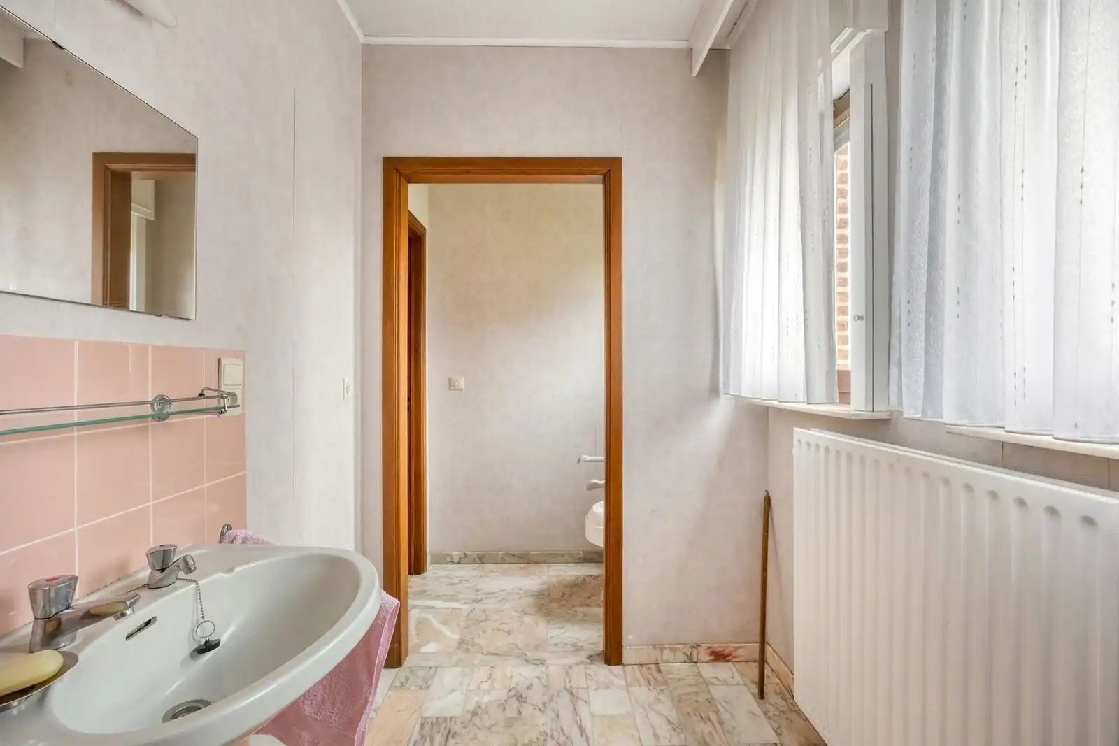 Alleenstaande woning met schuur en omliggende weiden  foto 11