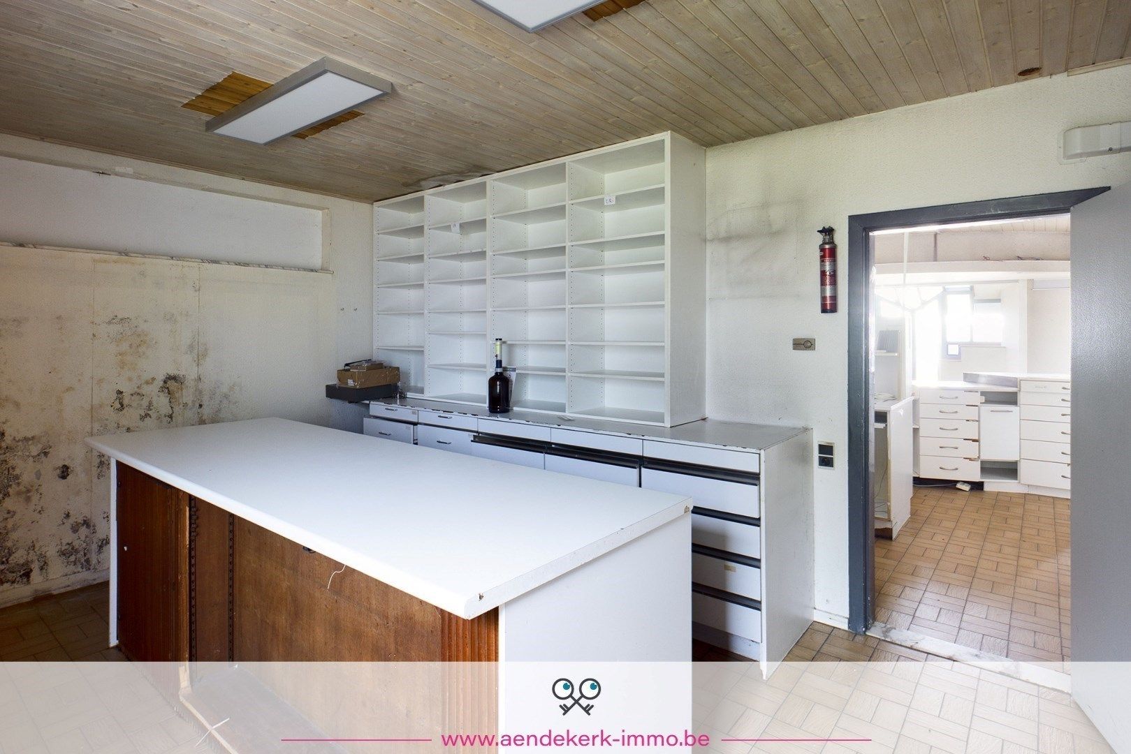 Ruime gezinswoning met handelsruimte in Kinrooi foto 9