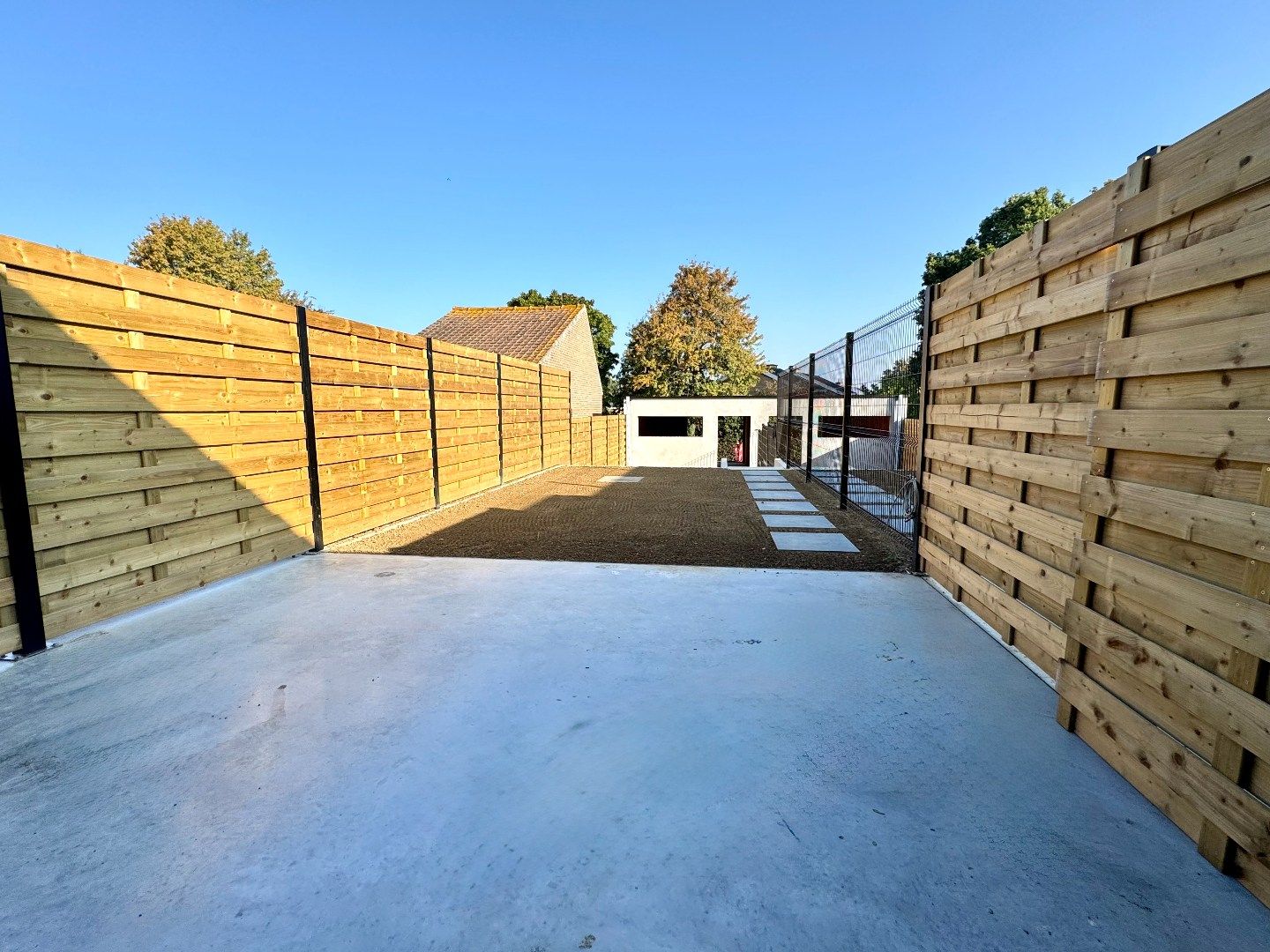 GERENOVEERDE WONING MET 3 SLPKS, TUIN EN GARAGE foto 4