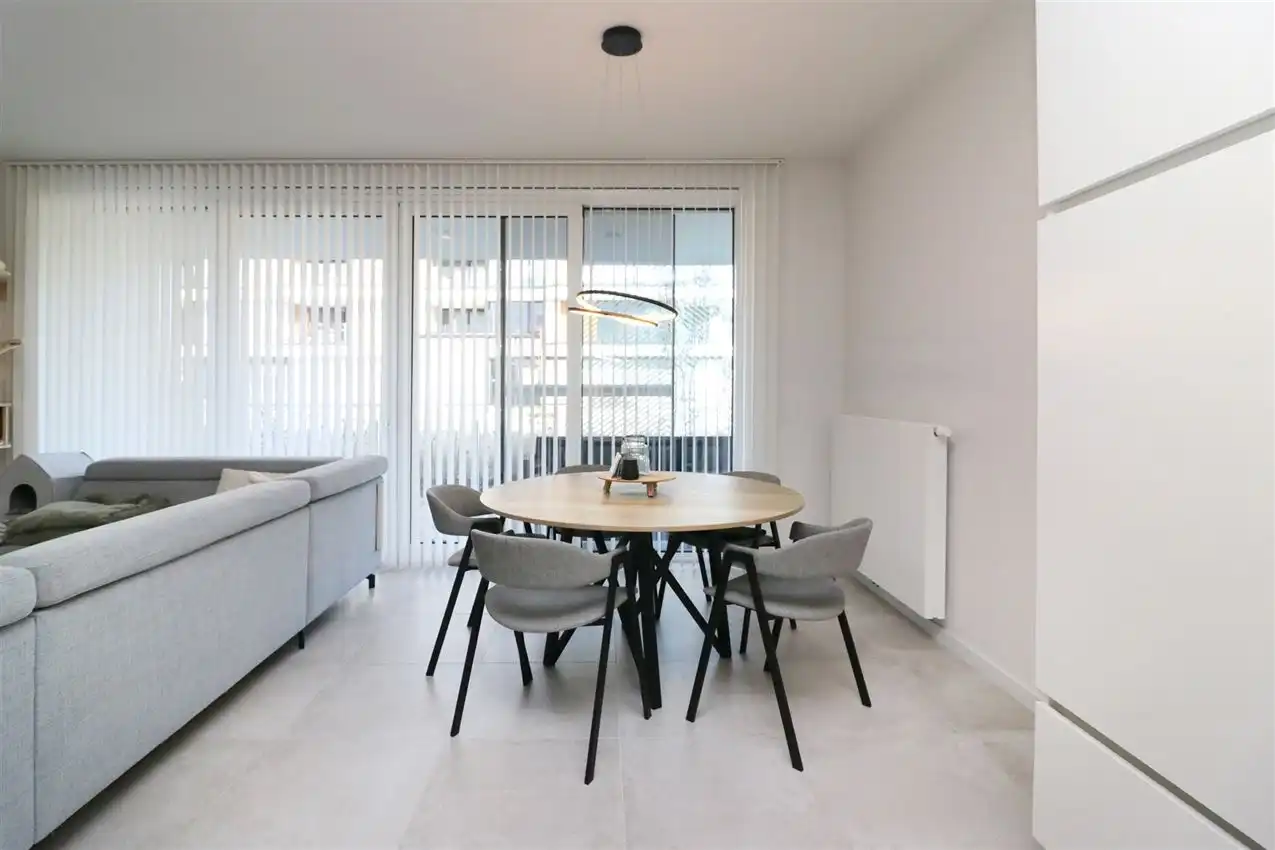 Gelijkvloers app., twee slpk, zonnig terras in centrum foto 39