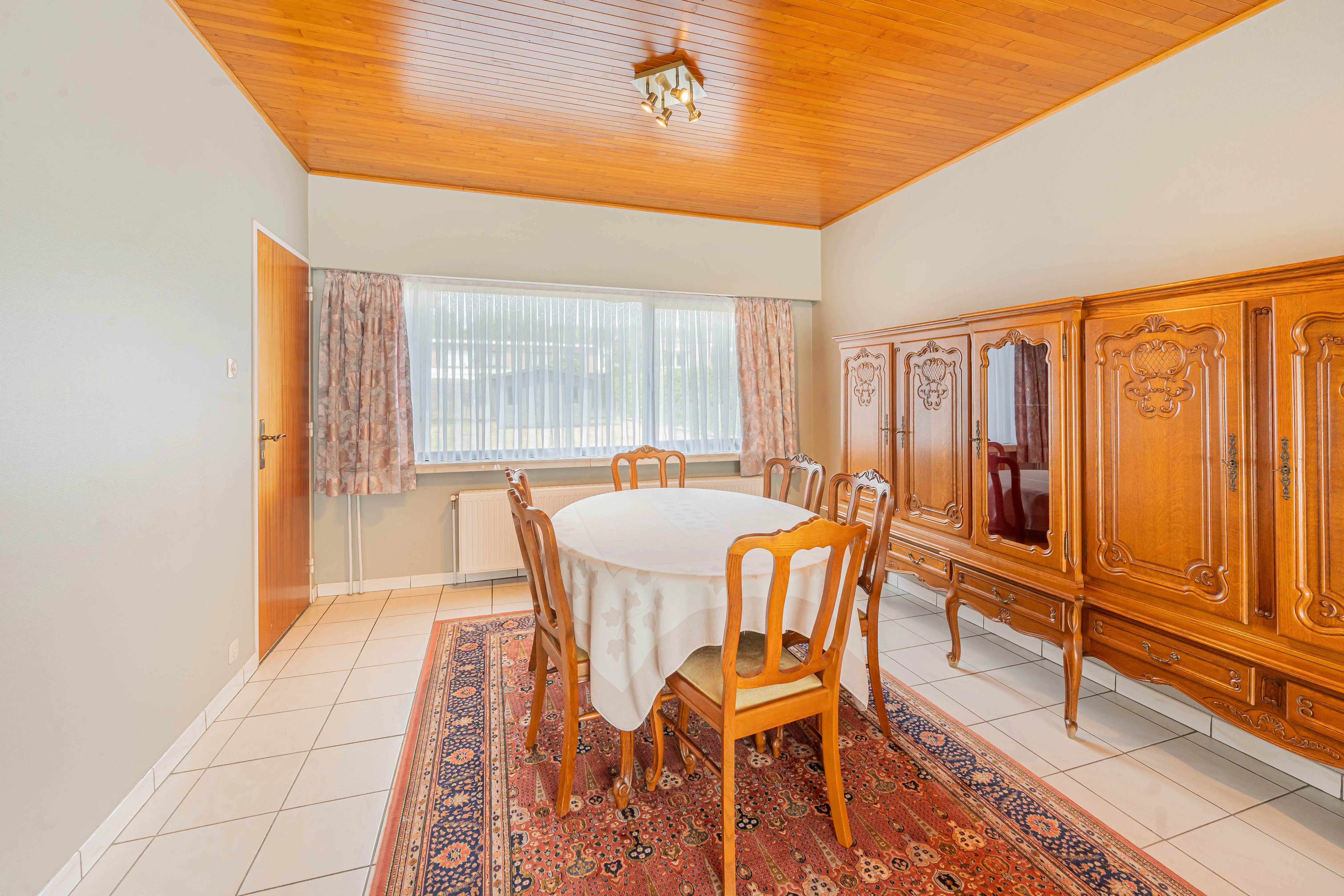 Gezinswoning met 3 slaapkamers, garage en tuin foto 5