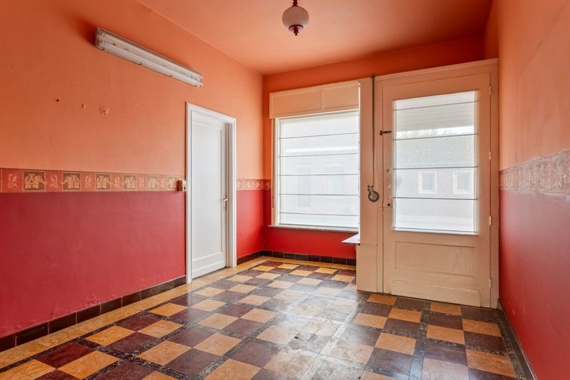Grondig op te frissen woning TE KOOP nabij centrum Wakken. foto 2