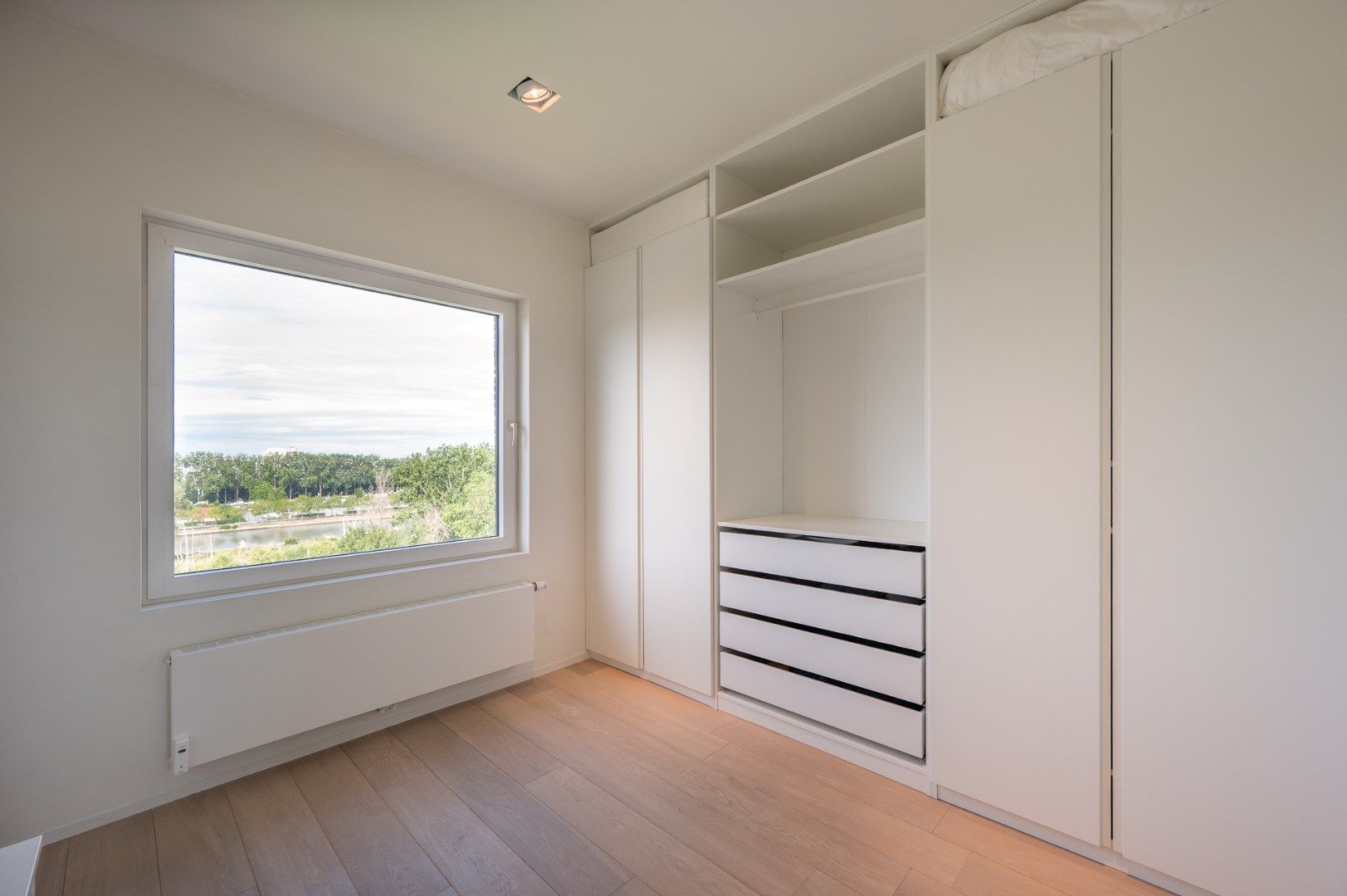 Stijlvol gerenoveerd appartement vlakbij centrum Brugge foto 12