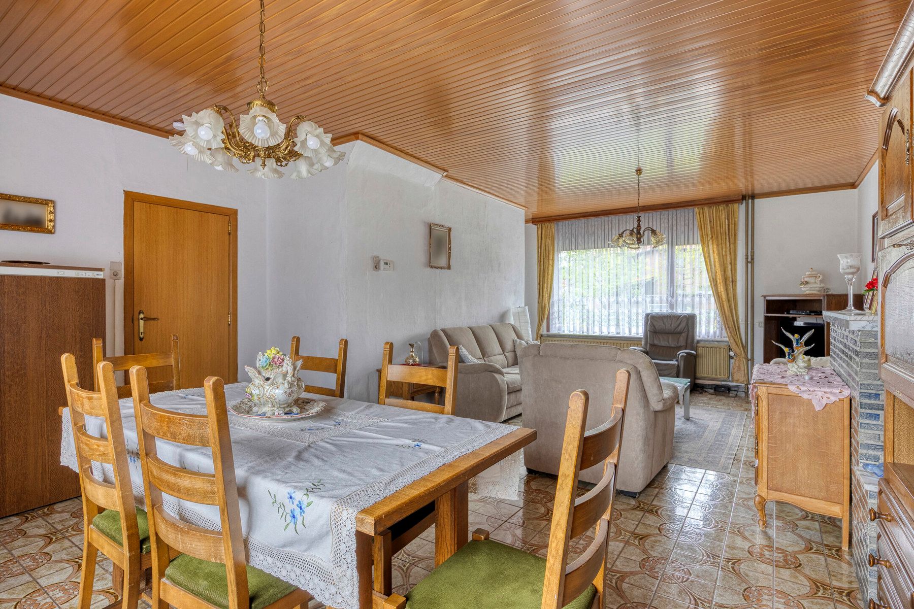 Charmante mijnwerkerswoning met 4 slaapkamers, en 2 badkamers. foto 17