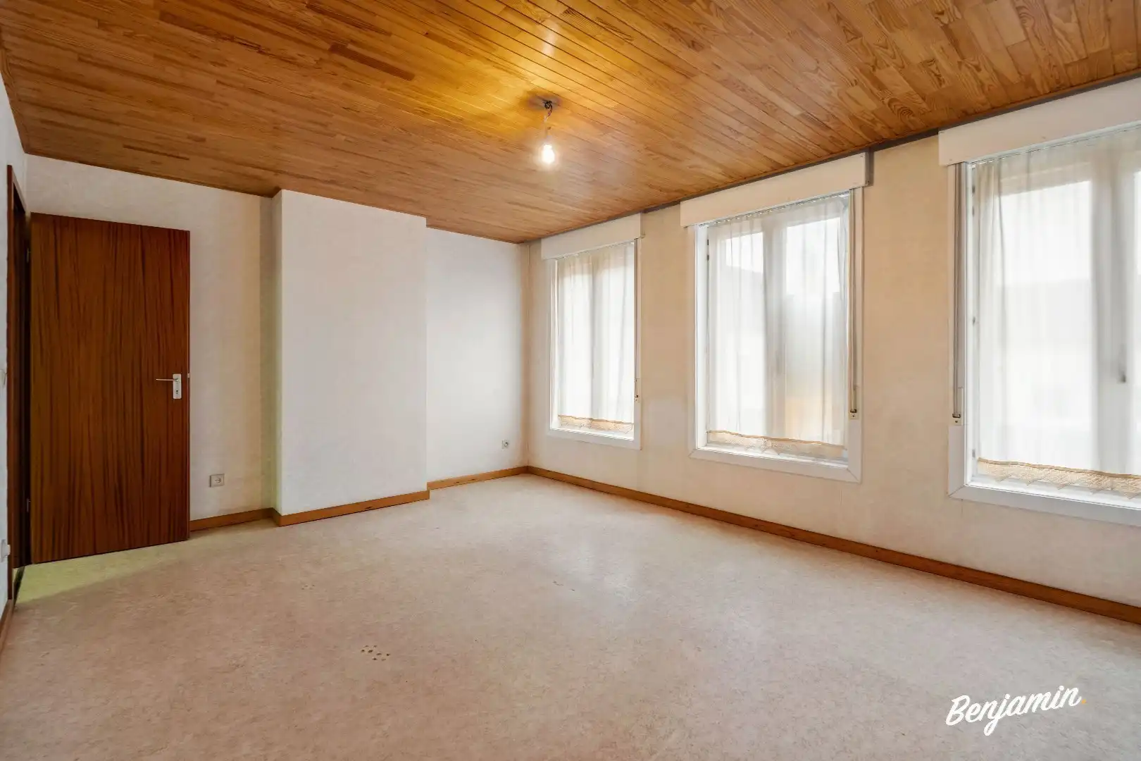 Ruime, verzorgde rijwoning met 4 slaapkamers, tuin en garage op centrale ligging te Menen foto 12