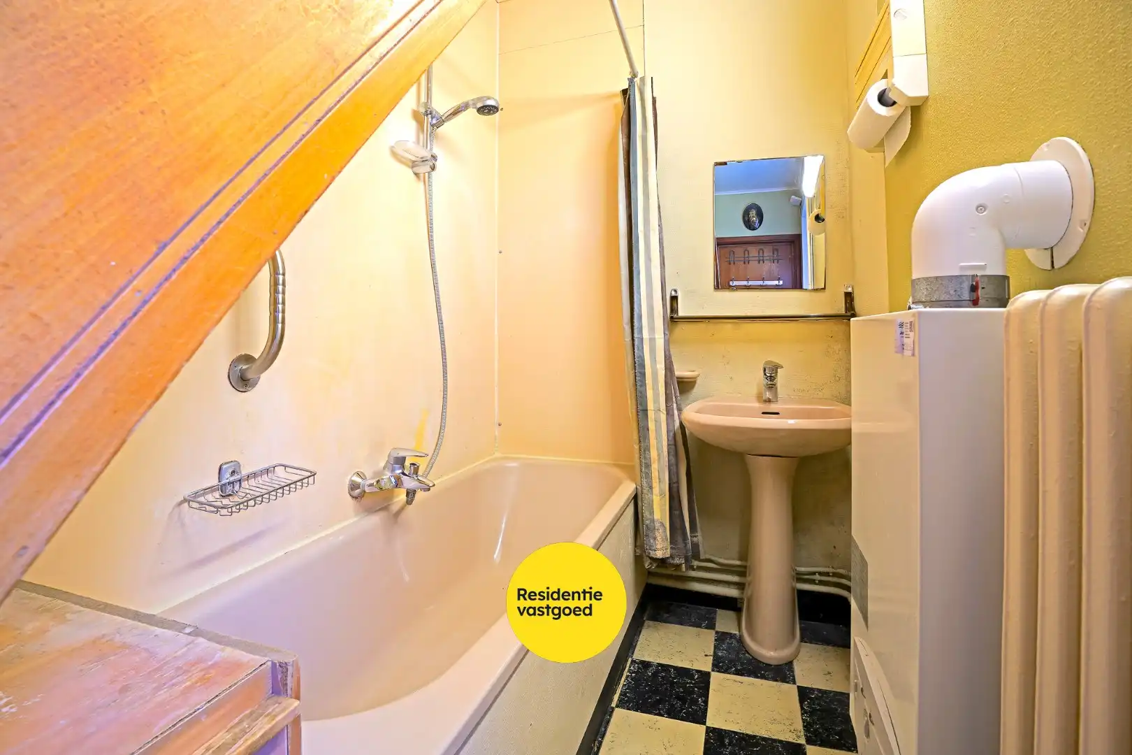 Gezellige woning met veel potentieel te Pervijze op 341m²! foto 7