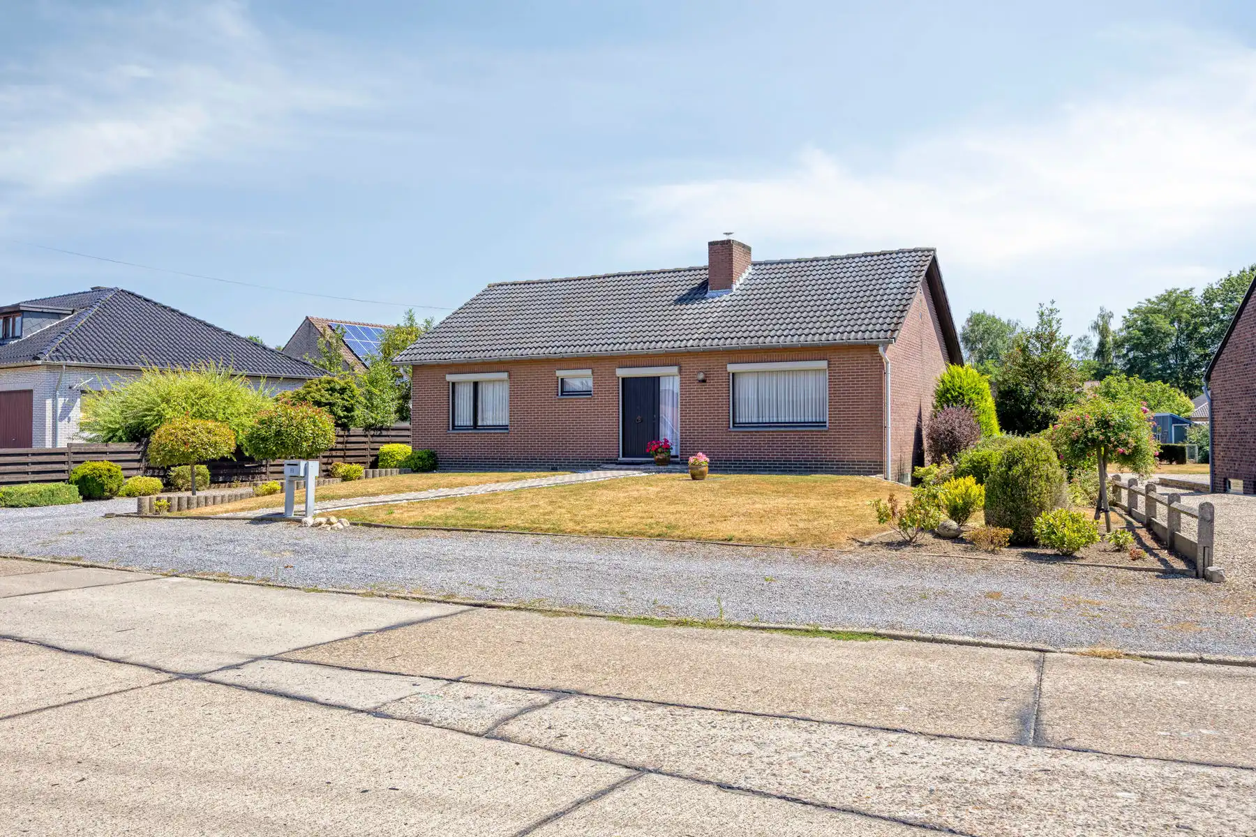 Vrijstaande woning op een perceel van 10a 20ca in een rustige, landelijke omgeving foto 3
