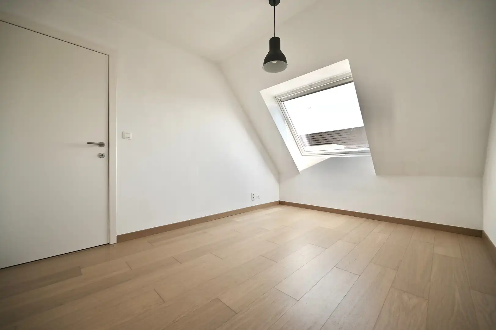 Duplex appartement met 3 slaapkamers, 2 badkamers en 3 autostaanplaatsen. foto 14