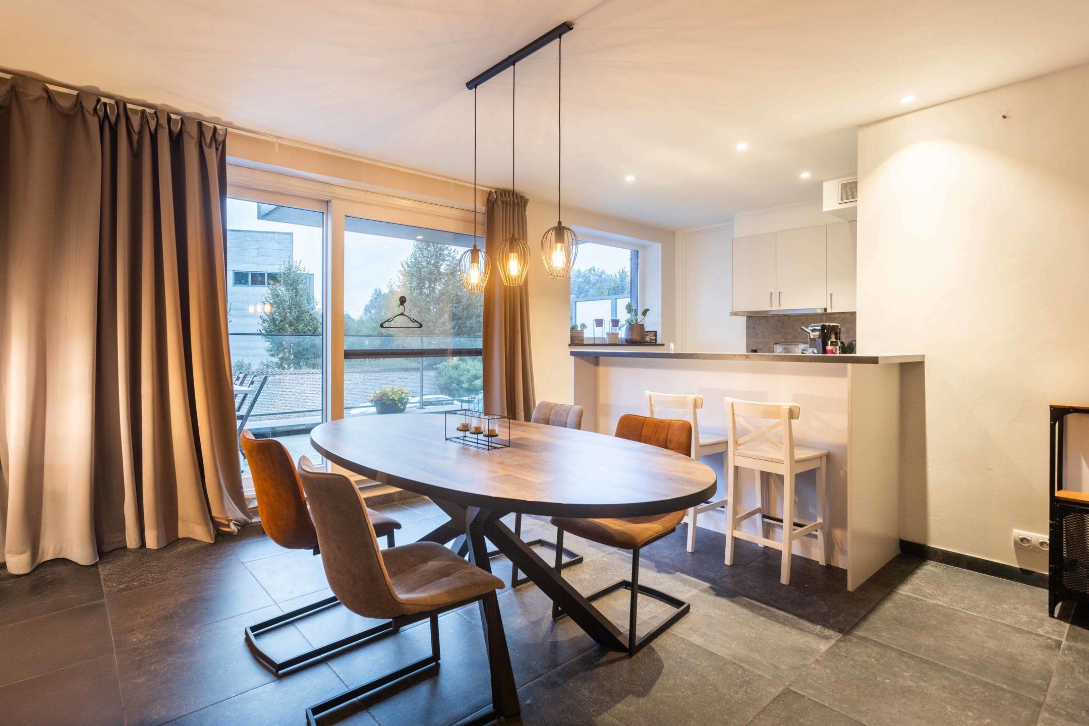 Energiezuinig appartement met ruim terras te koop in Oudenaarde foto {{pictureIndex}}