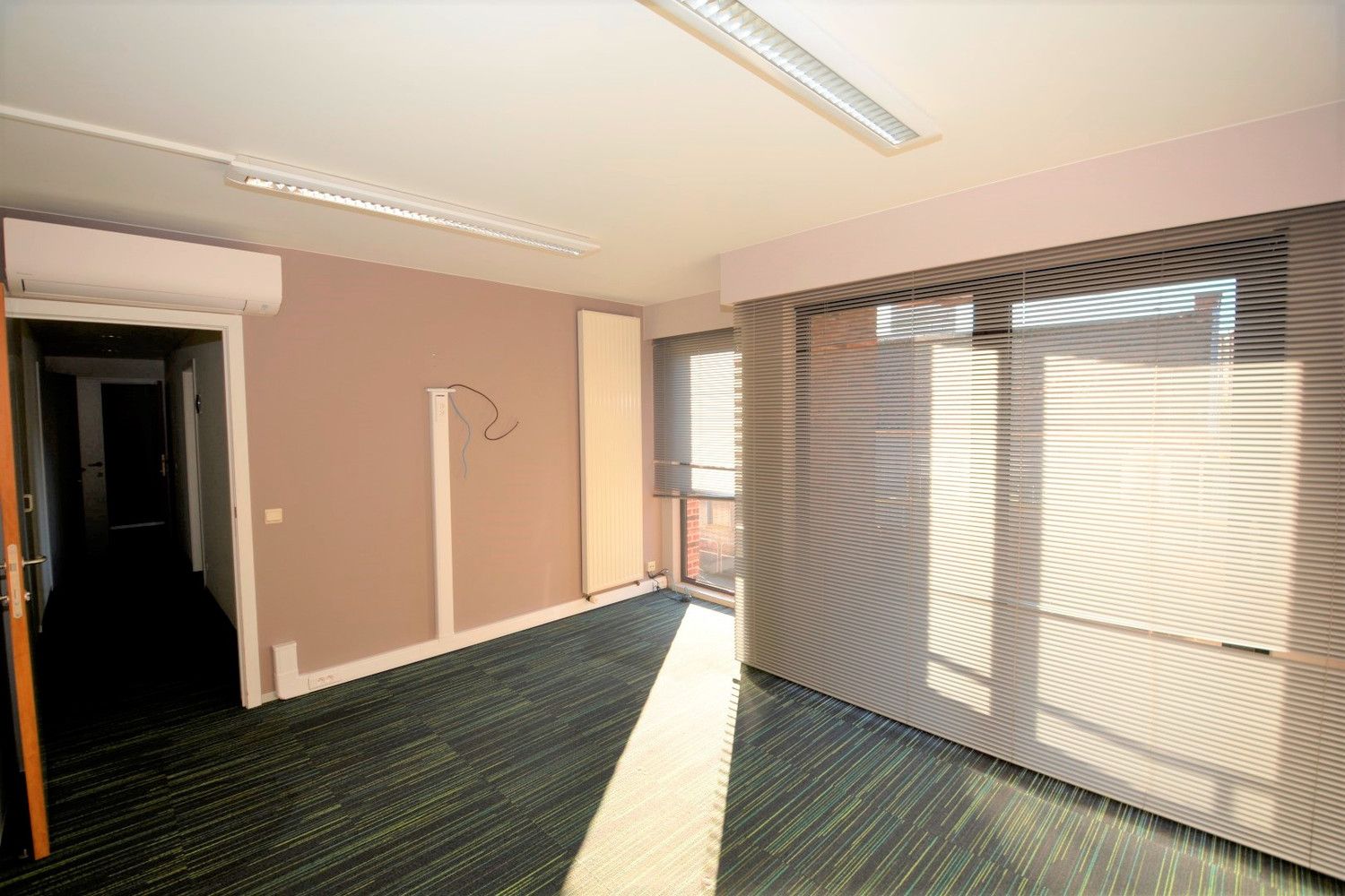 RIANT HANDELSGLVL/KANTOOR (285 m²) TE CENTRUM BORSBEEK! foto 6