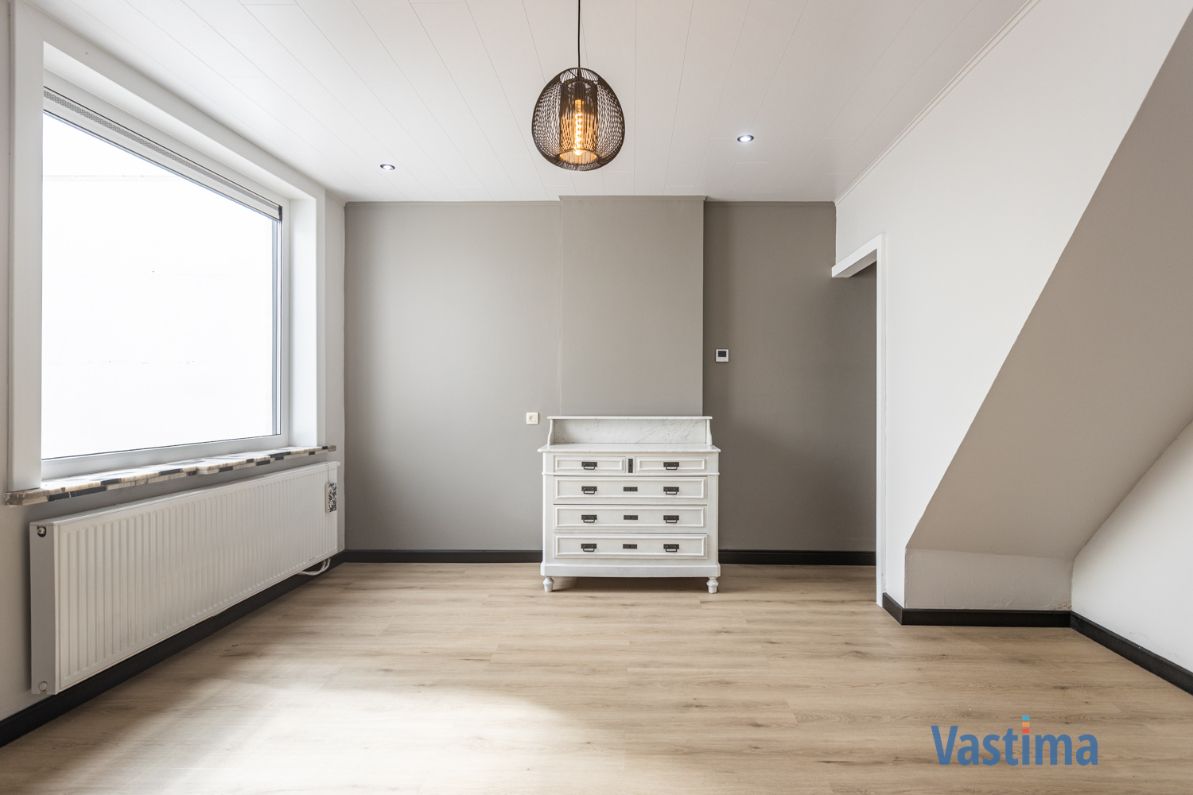 Volledig gerenoveerde rijwoning met 3 slaapkamers nabij centrum Aalst foto 4
