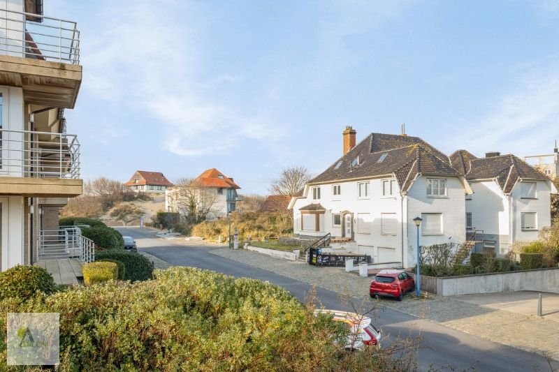 Res. "Pierre Paulin" foto {{pictureIndex}}