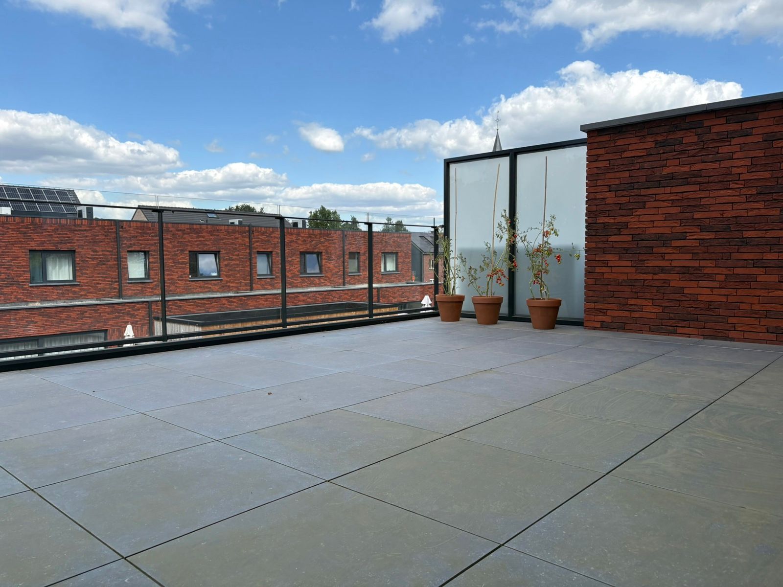 Ontdek dit recent appartement met private zonnepanelen! foto 5