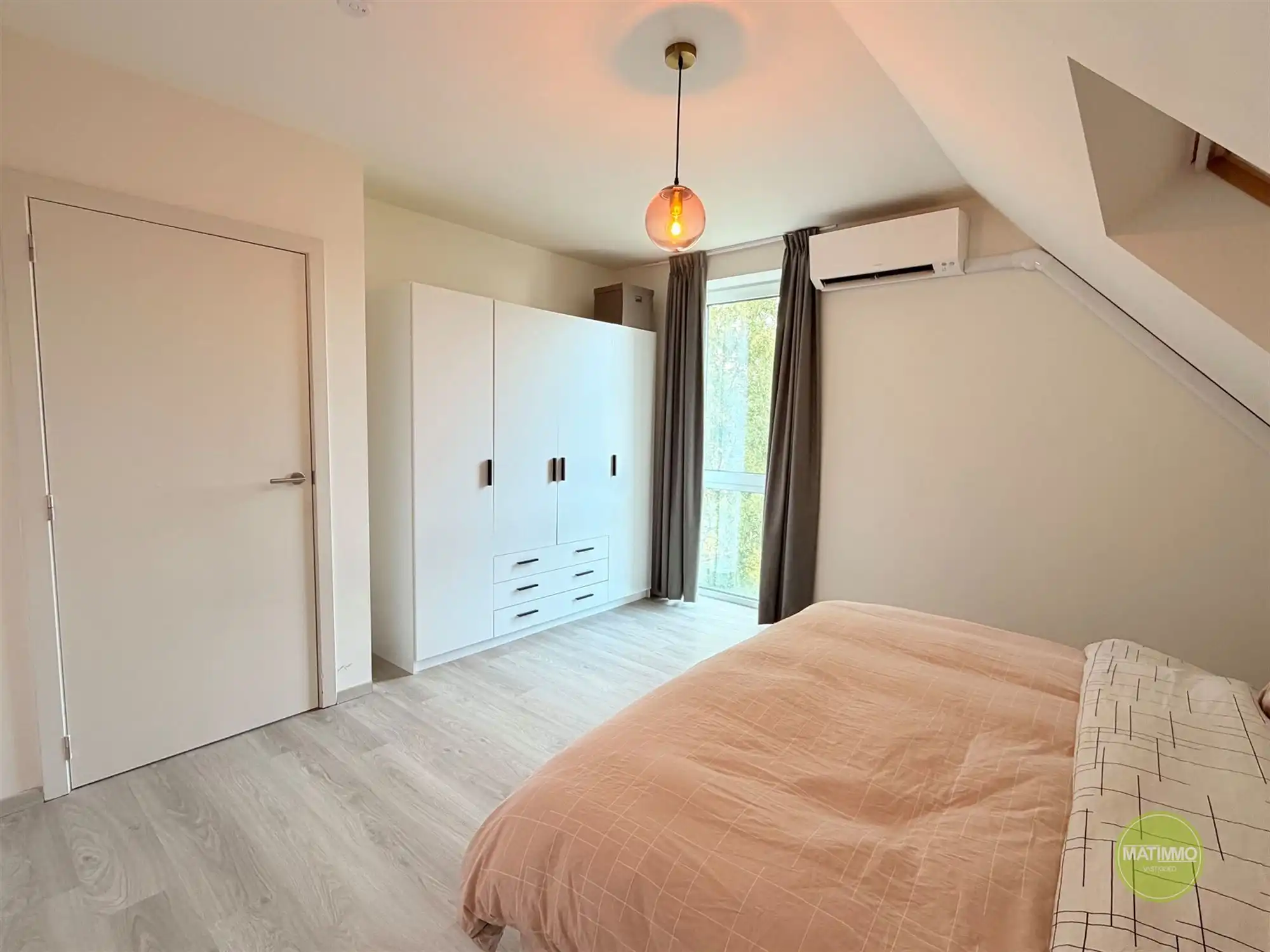 BEMEUBELD DAKAPPARTEMENT MET RUIM TERRAS IN MOL foto 14