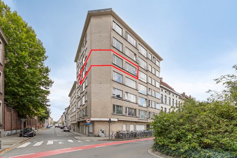 LICHTRIJK GERENOVEERD APPARTEMENT MET 3 SLAAPKAMERS IN CENTRUM GENT foto 12